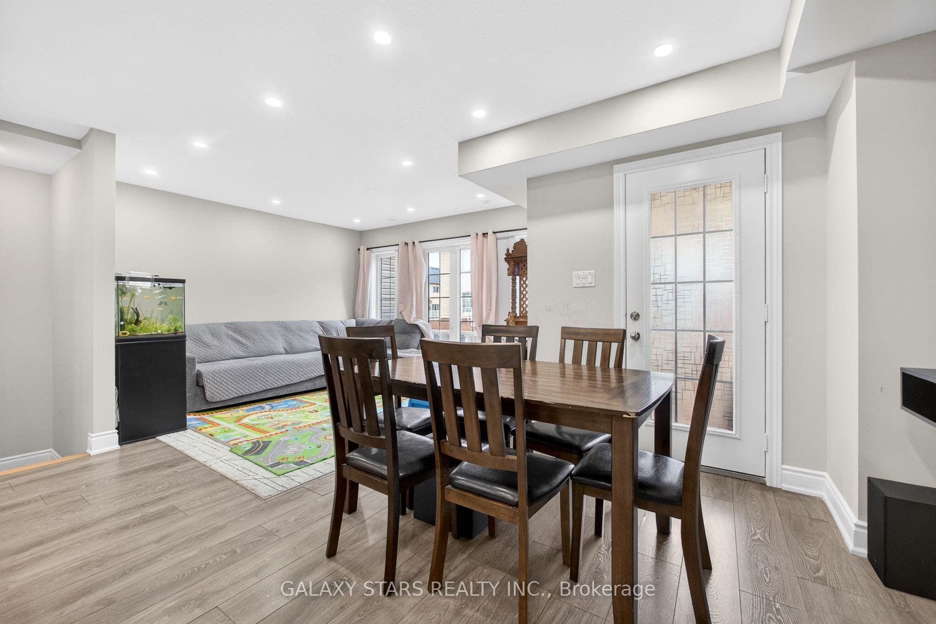 420 Linden Drive, #30, Cambridge, Waterloo ON N3H 0C6 420 Linden Drive, #30, Cambridge, Waterloo ON N3H 0C6