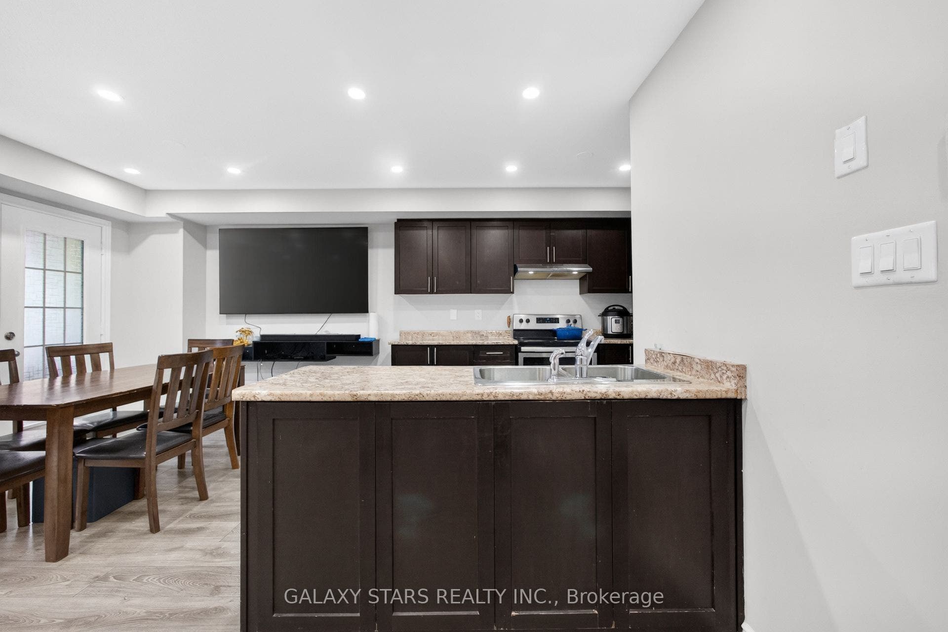 420 Linden Drive, #30, Cambridge, Waterloo ON N3H 0C6 420 Linden Drive, #30, Cambridge, Waterloo ON N3H 0C6