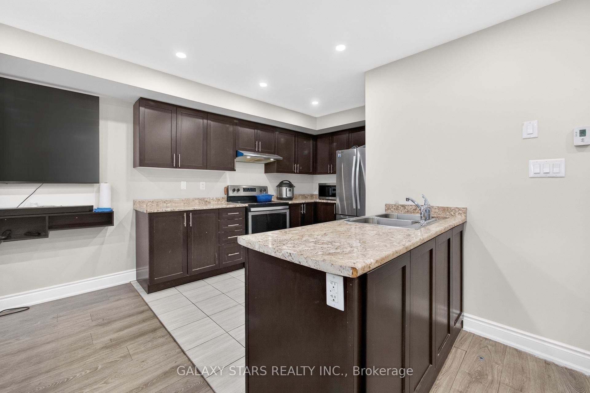 420 Linden Drive, #30, Cambridge, Waterloo ON N3H 0C6 420 Linden Drive, #30, Cambridge, Waterloo ON N3H 0C6