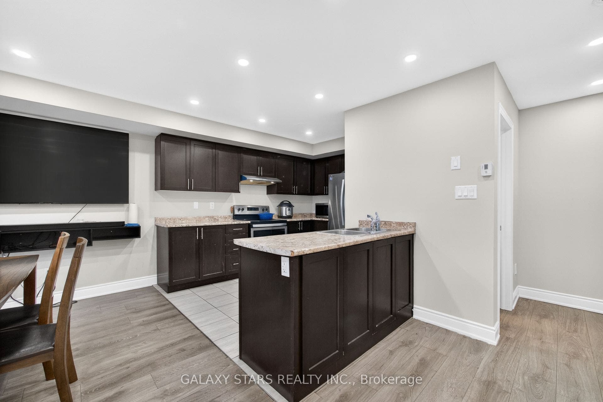 420 Linden Drive, #30, Cambridge, Waterloo ON N3H 0C6 420 Linden Drive, #30, Cambridge, Waterloo ON N3H 0C6
