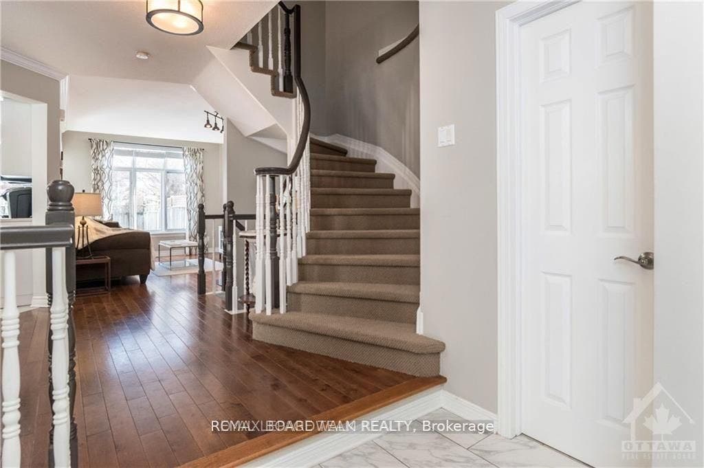 4291 Owl Valley Drive, Blossom Park - Airport And Area, Ottawa ON K1V 1L8