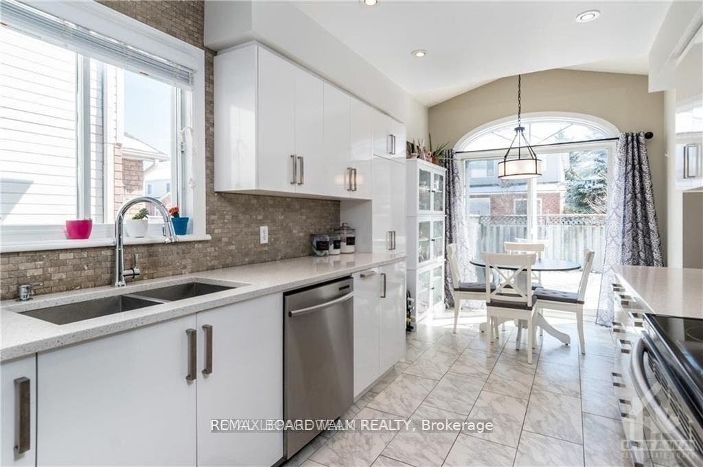 4291 Owl Valley Drive, Blossom Park - Airport And Area, Ottawa ON K1V 1L8