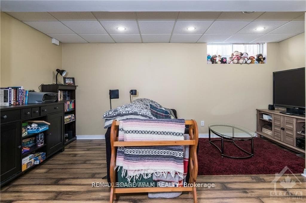 4291 Owl Valley Drive, Blossom Park - Airport And Area, Ottawa ON K1V 1L8