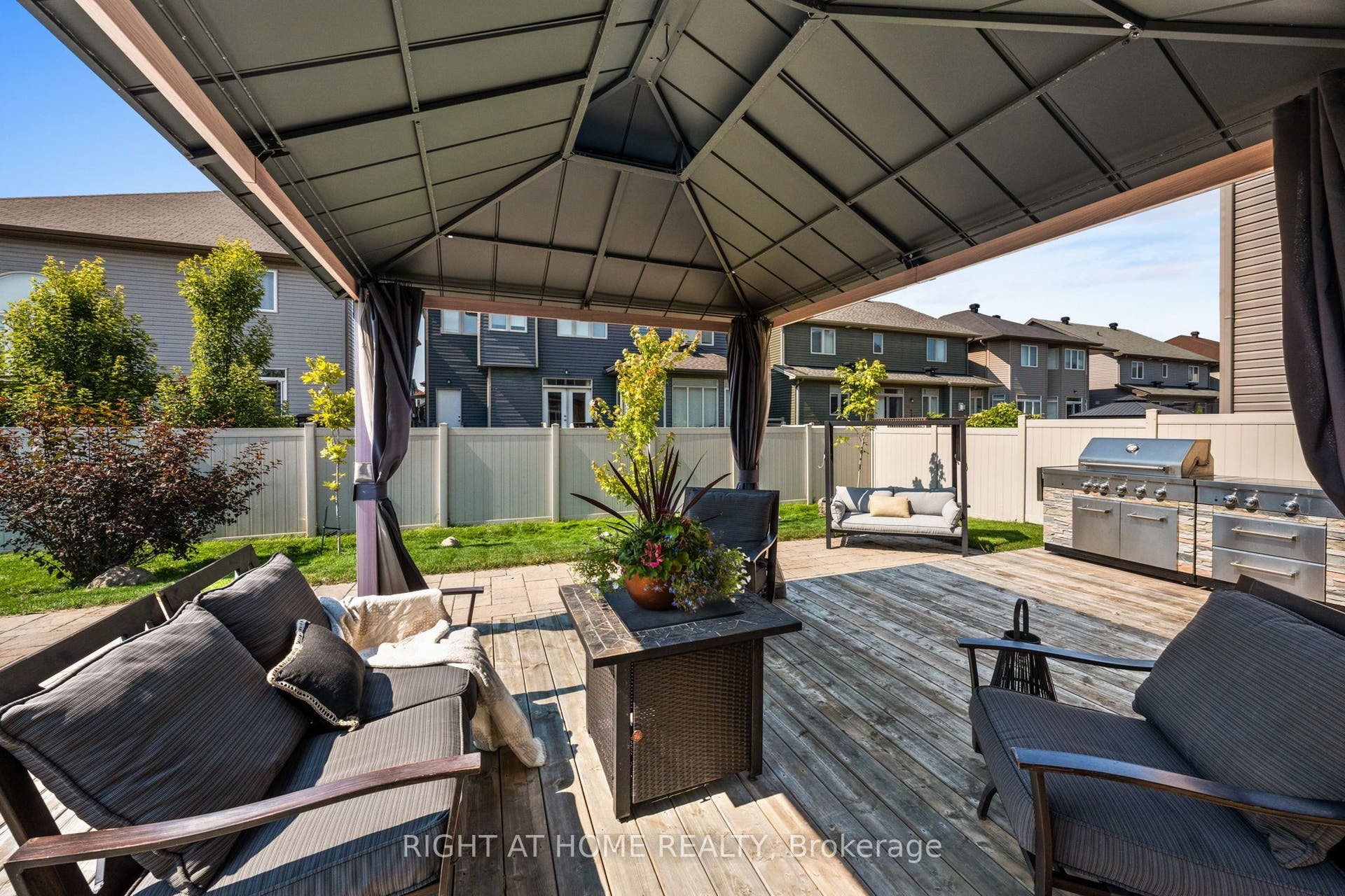 525 PEERLESS Street, Barrhaven, Ottawa ON K2J 6A5 525 PEERLESS Street, Barrhaven, Ottawa ON K2J 6A5