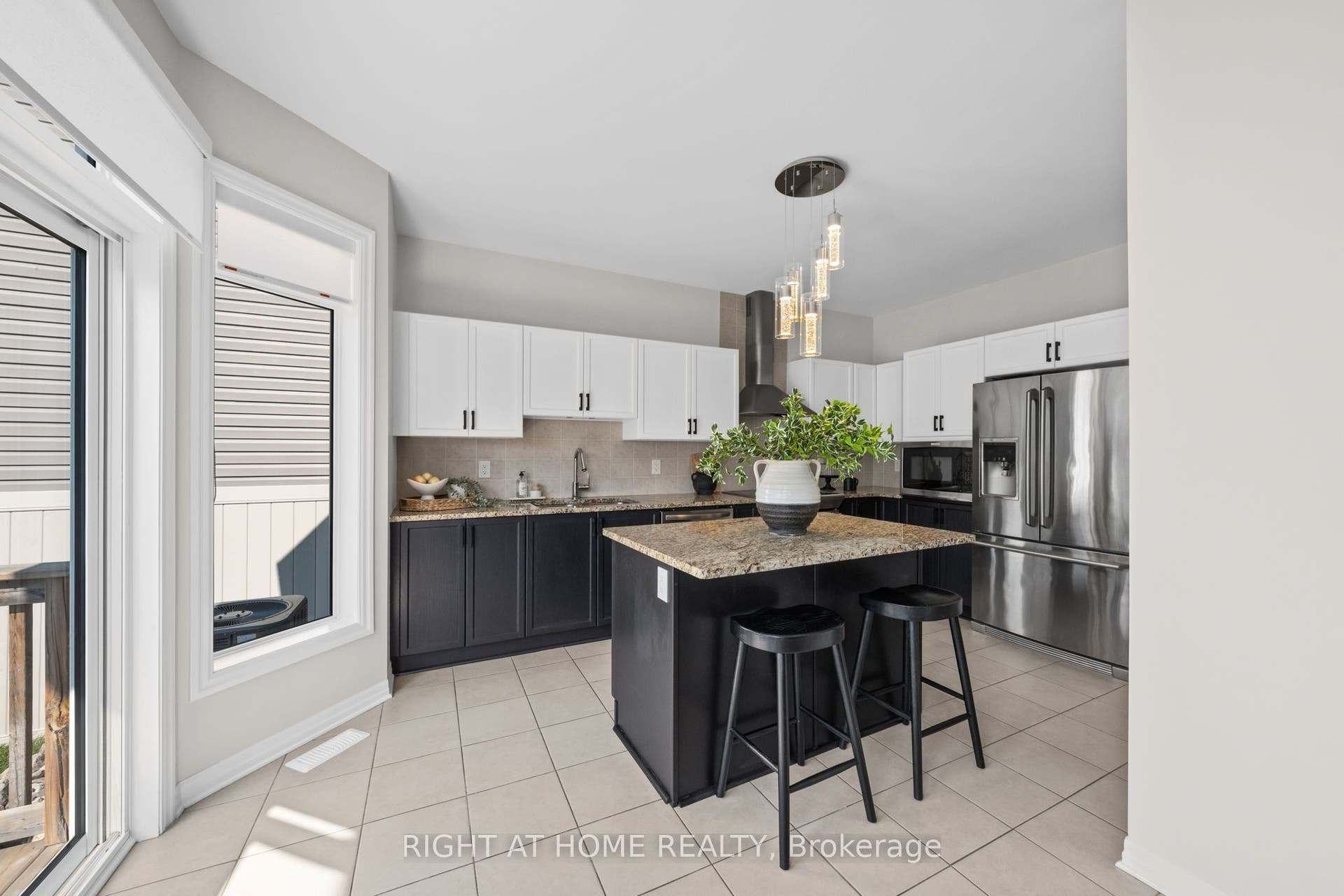 525 PEERLESS Street, Barrhaven, Ottawa ON K2J 6A5 525 PEERLESS Street, Barrhaven, Ottawa ON K2J 6A5
