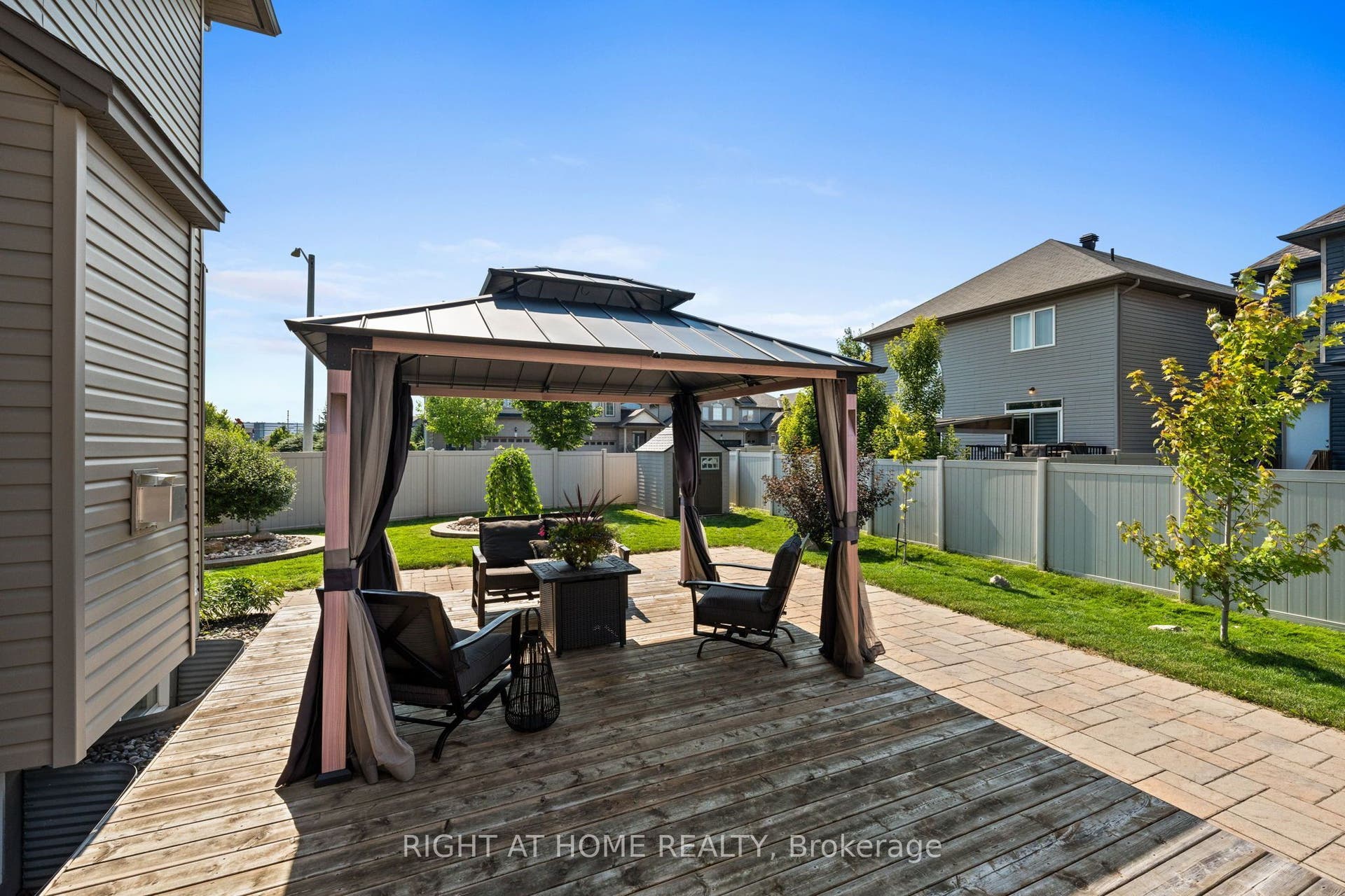 525 PEERLESS Street, Barrhaven, Ottawa ON K2J 6A5 525 PEERLESS Street, Barrhaven, Ottawa ON K2J 6A5