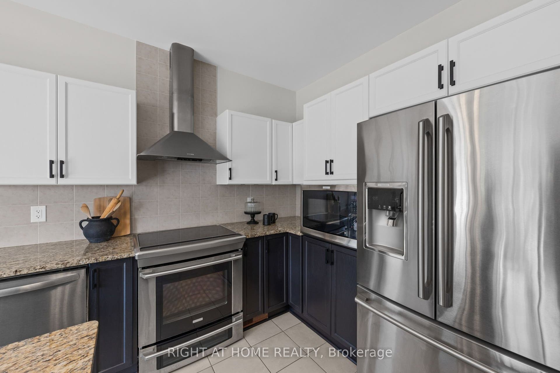 525 PEERLESS Street, Barrhaven, Ottawa ON K2J 6A5 525 PEERLESS Street, Barrhaven, Ottawa ON K2J 6A5