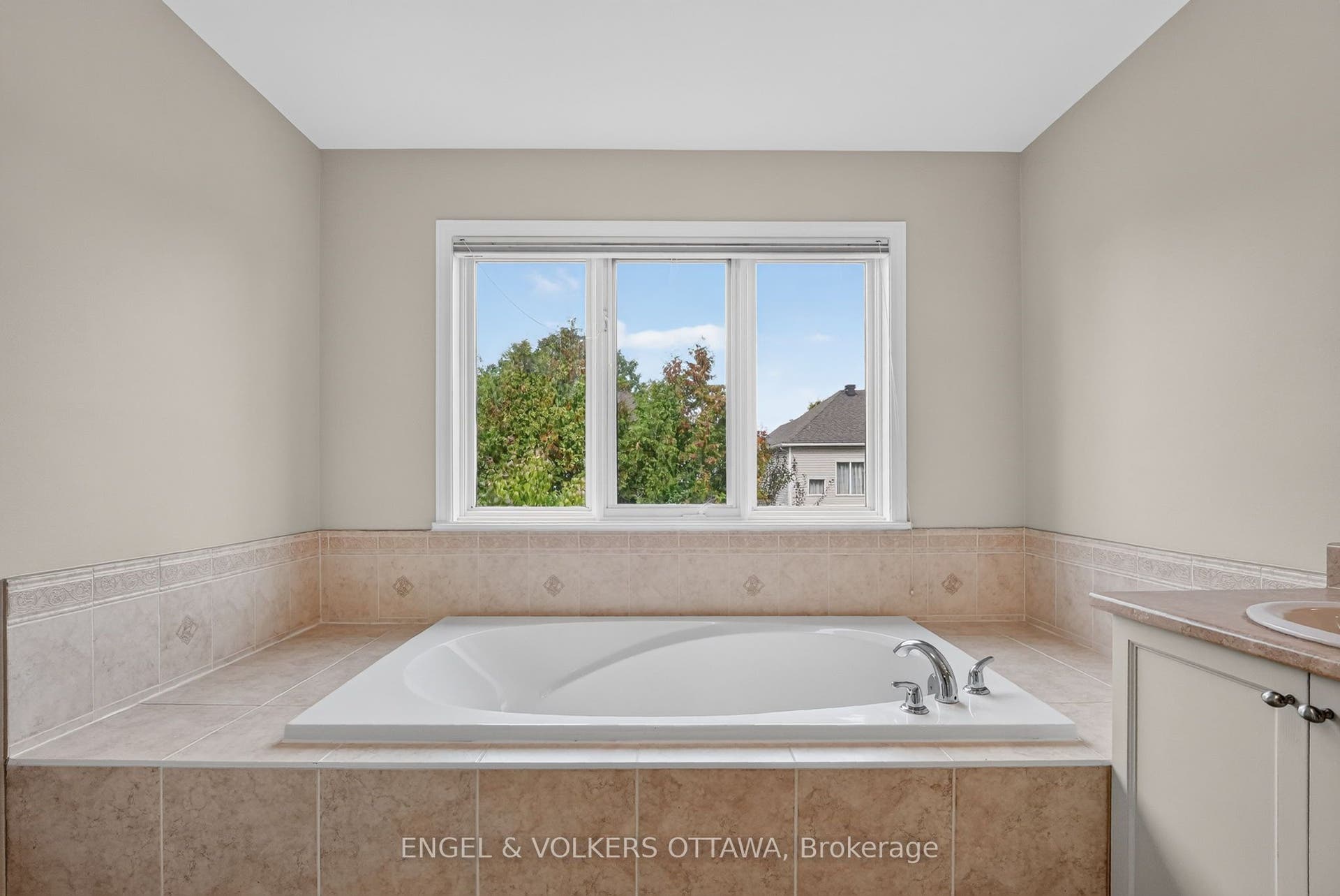 3759 Twin Falls Place, Blossom Park - Airport And Area, Ottawa ON K1V 1W5