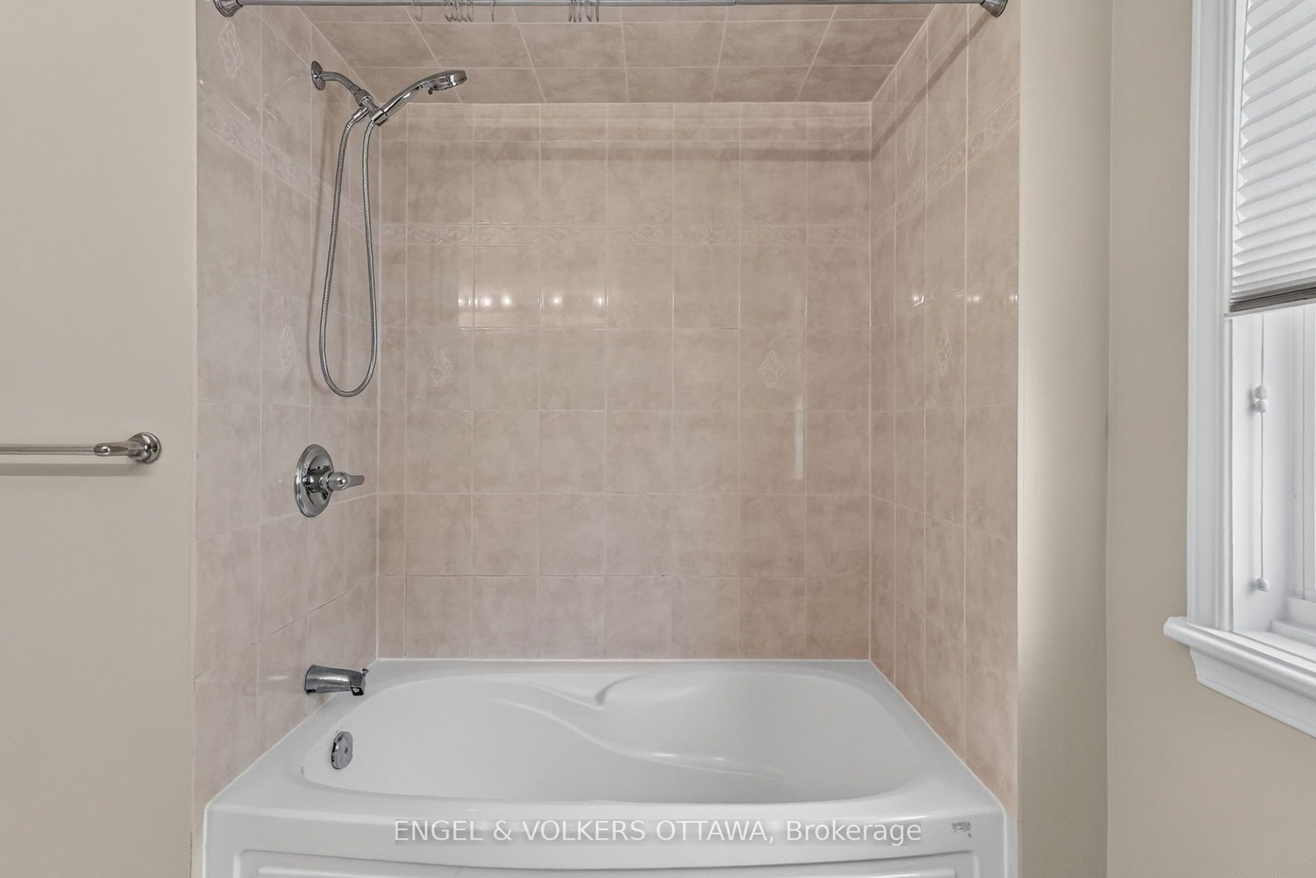3759 Twin Falls Place, Blossom Park - Airport And Area, Ottawa ON K1V 1W5