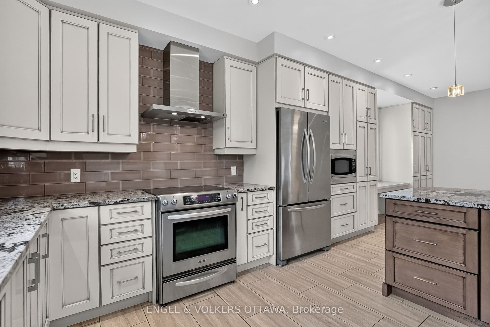 3759 Twin Falls Place, Blossom Park - Airport And Area, Ottawa ON K1V 1W5