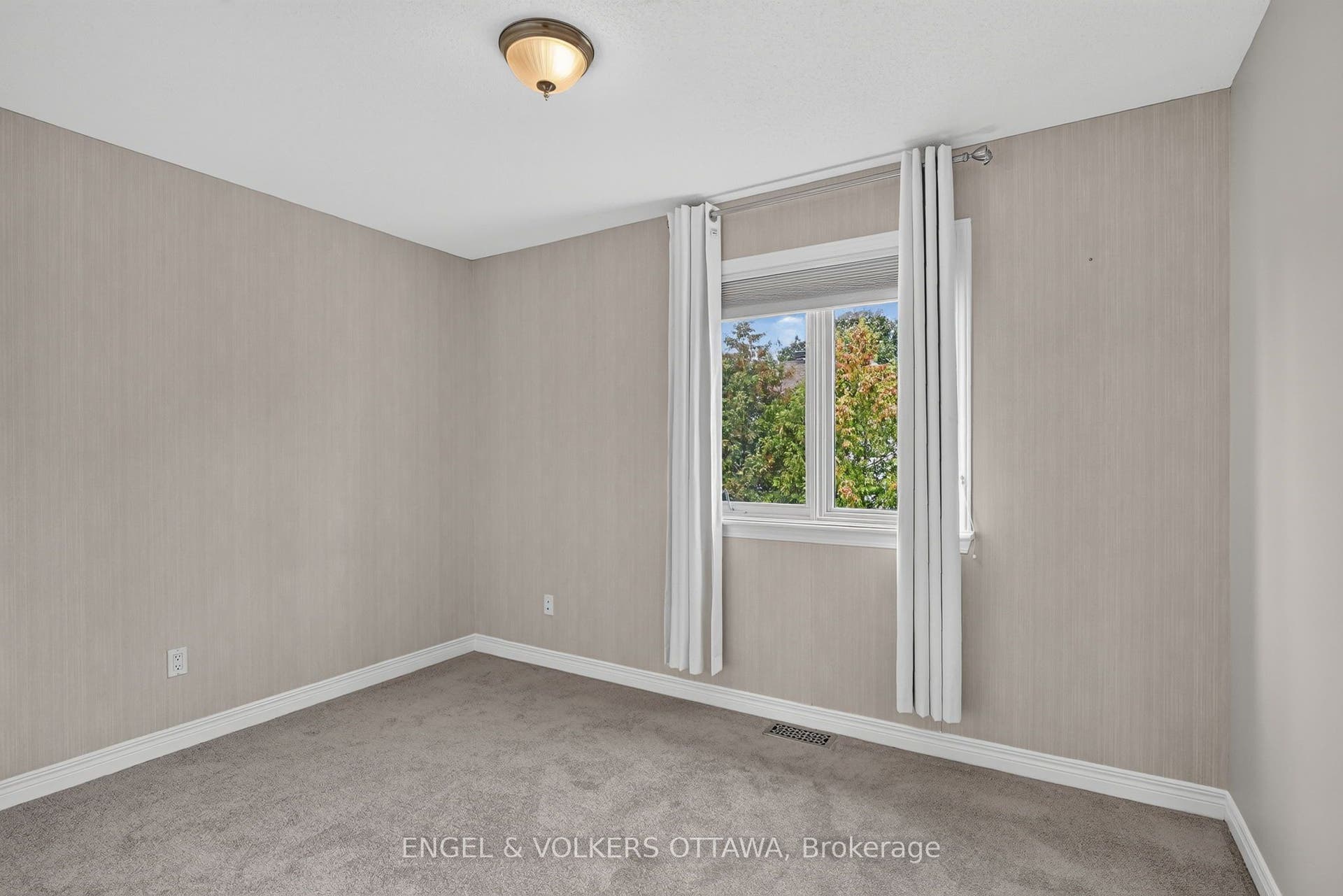 3759 Twin Falls Place, Blossom Park - Airport And Area, Ottawa ON K1V 1W5