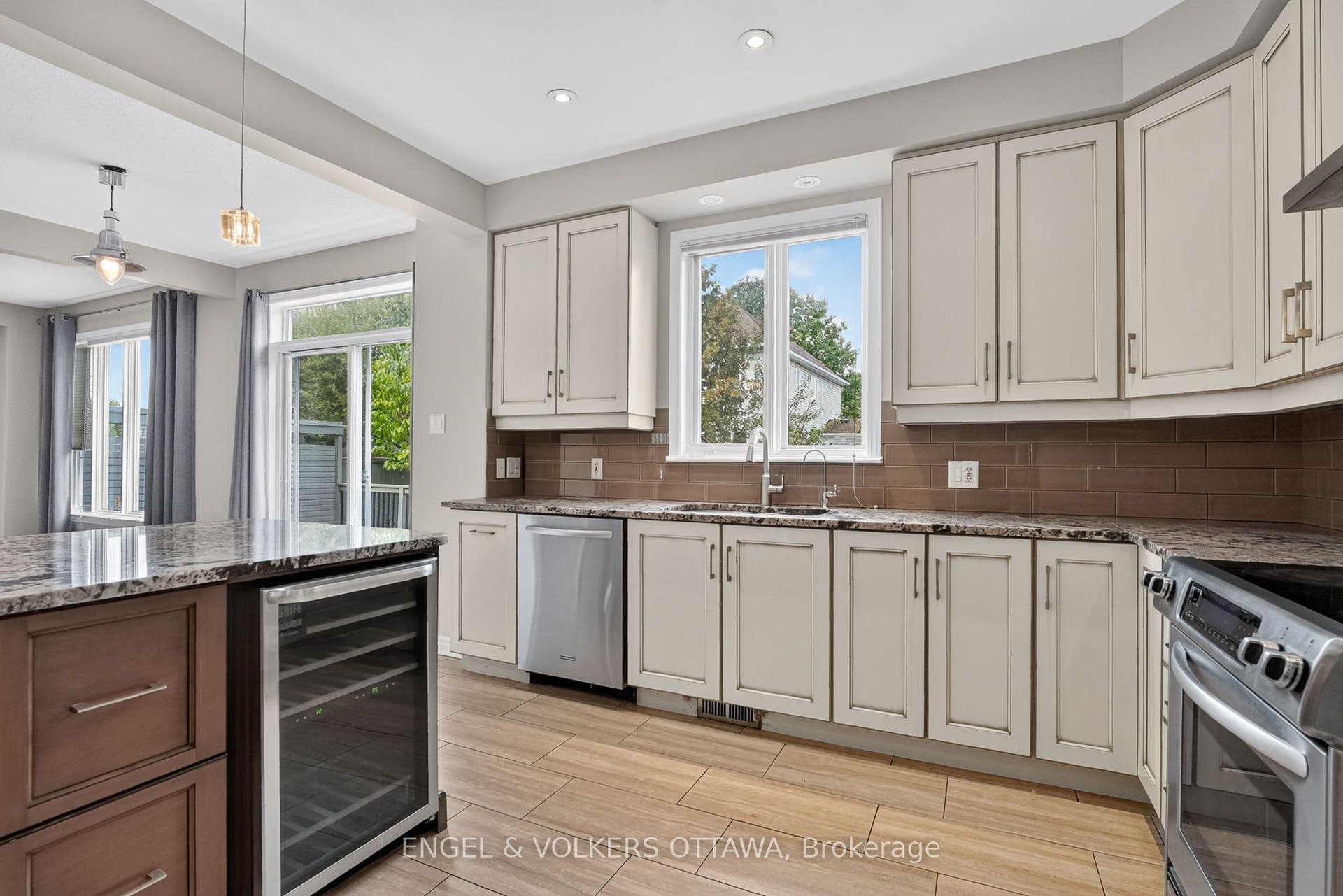 3759 Twin Falls Place, Blossom Park - Airport And Area, Ottawa ON K1V 1W5