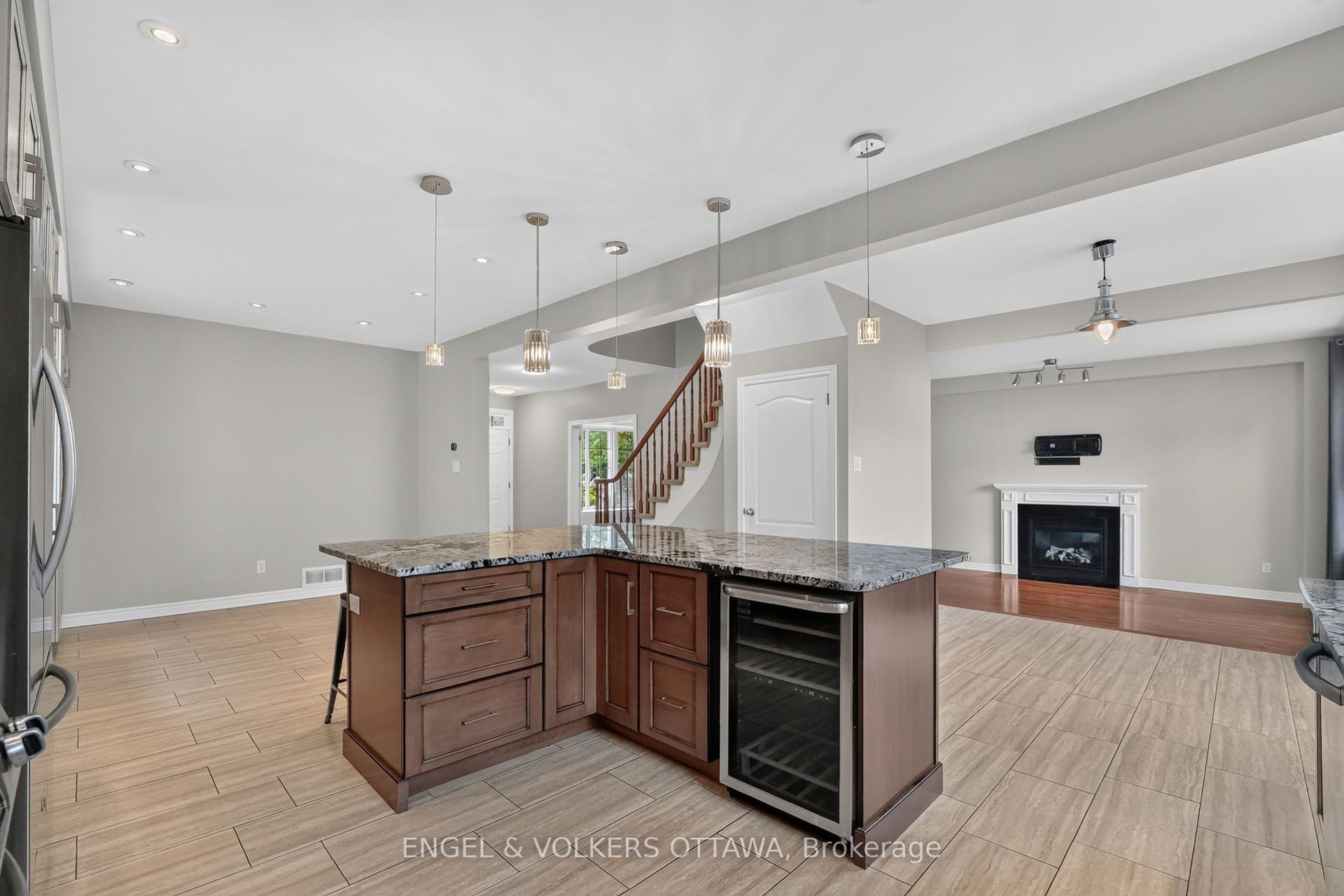 3759 Twin Falls Place, Blossom Park - Airport And Area, Ottawa ON K1V 1W5