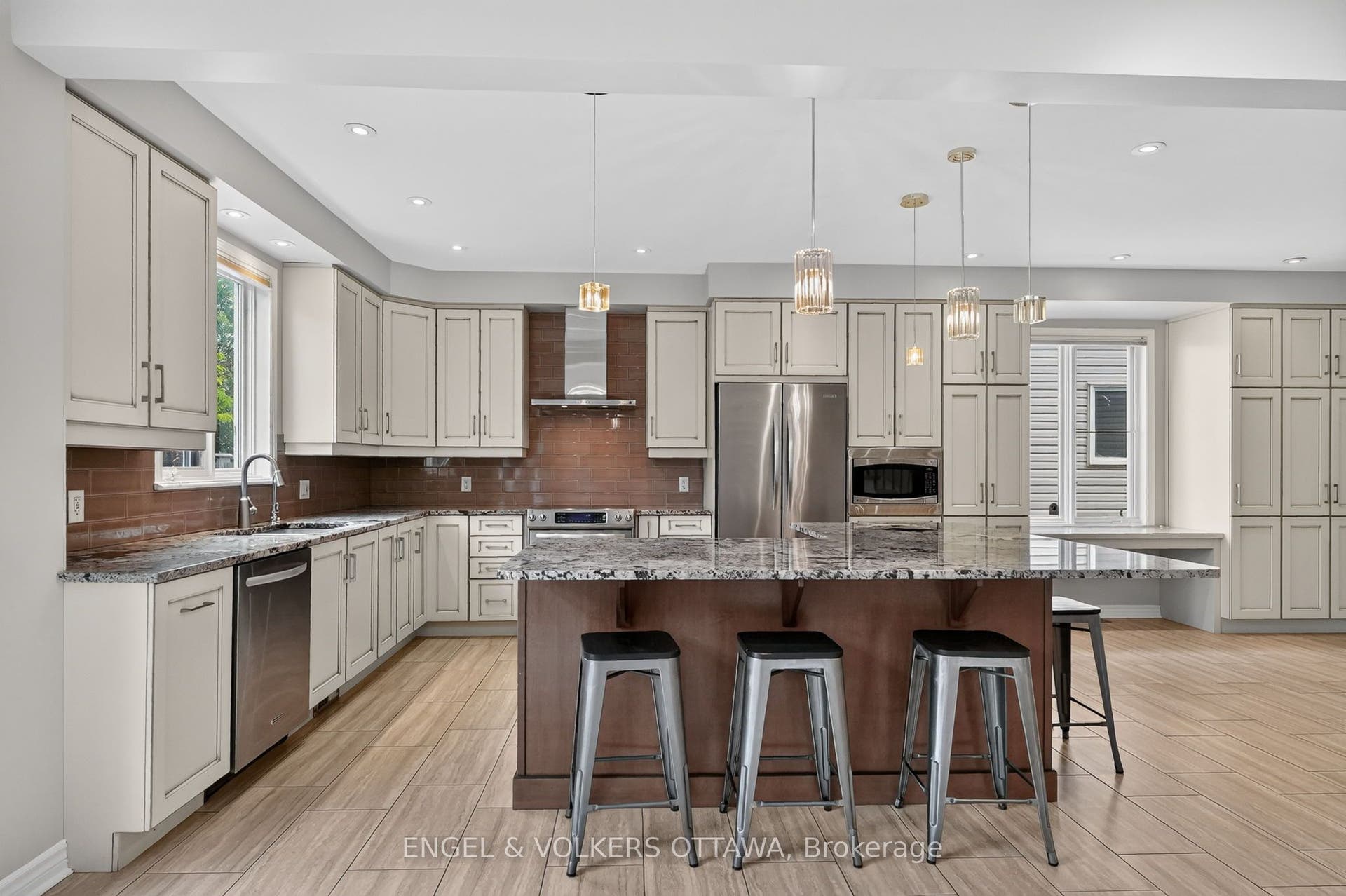 3759 Twin Falls Place, Blossom Park - Airport And Area, Ottawa ON K1V 1W5