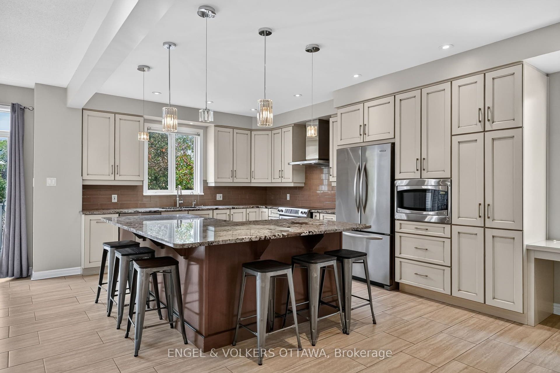 3759 Twin Falls Place, Blossom Park - Airport And Area, Ottawa ON K1V 1W5
