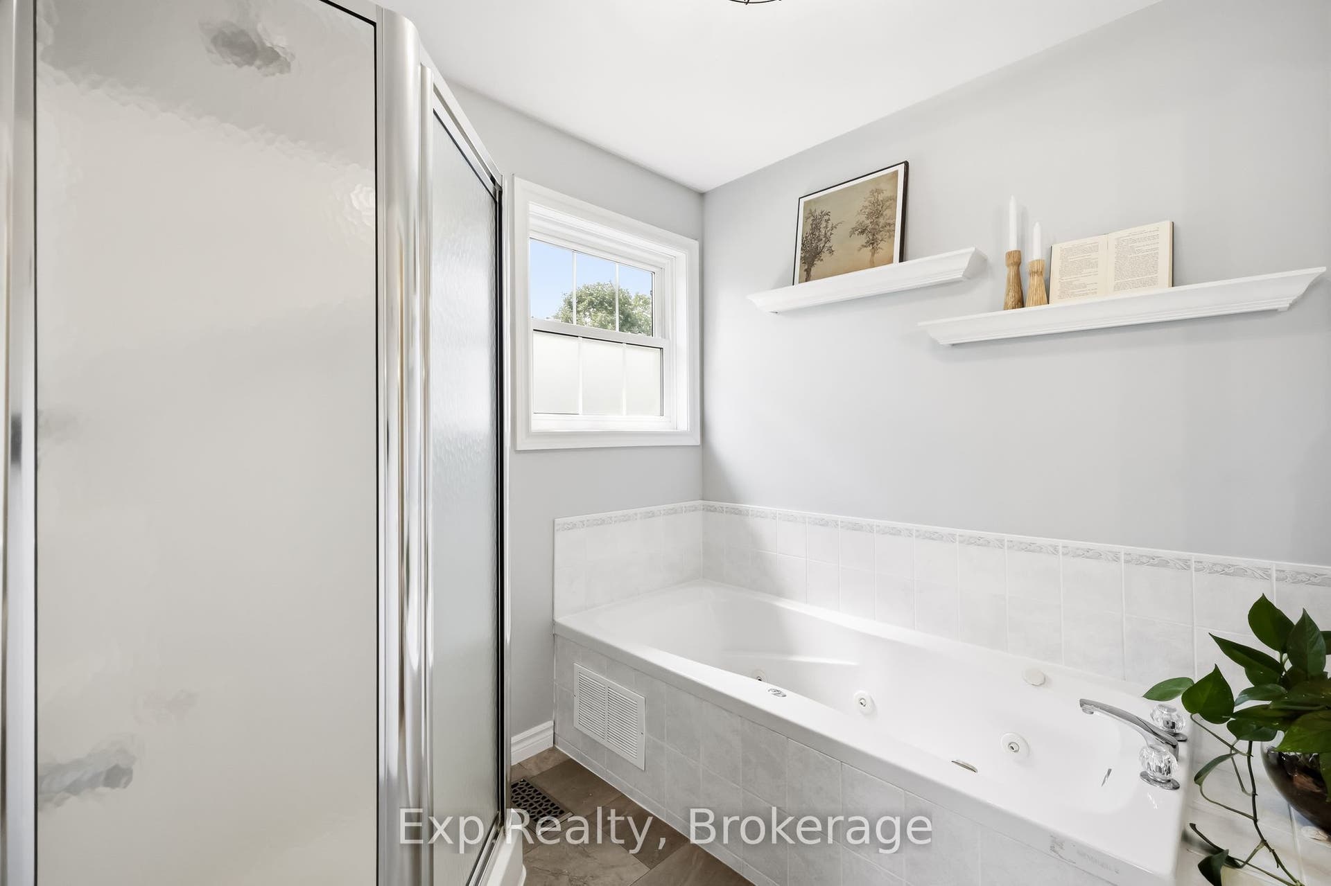 7402 Byers Road, Hamilton Township, Northumberland ON K0L 1B0