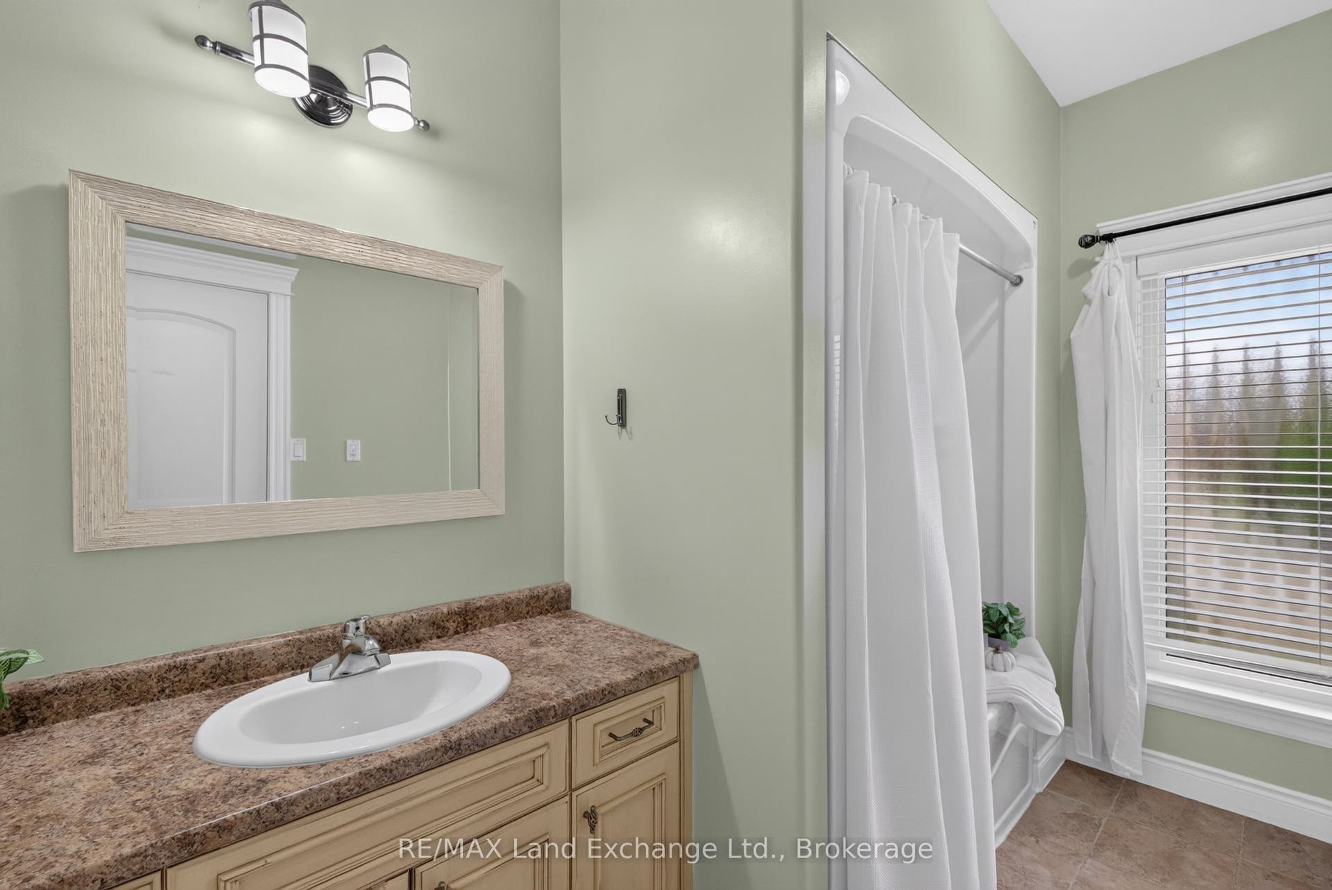 709 Mcgaw Drive, Kincardine, Bruce ON N2Z 1W1