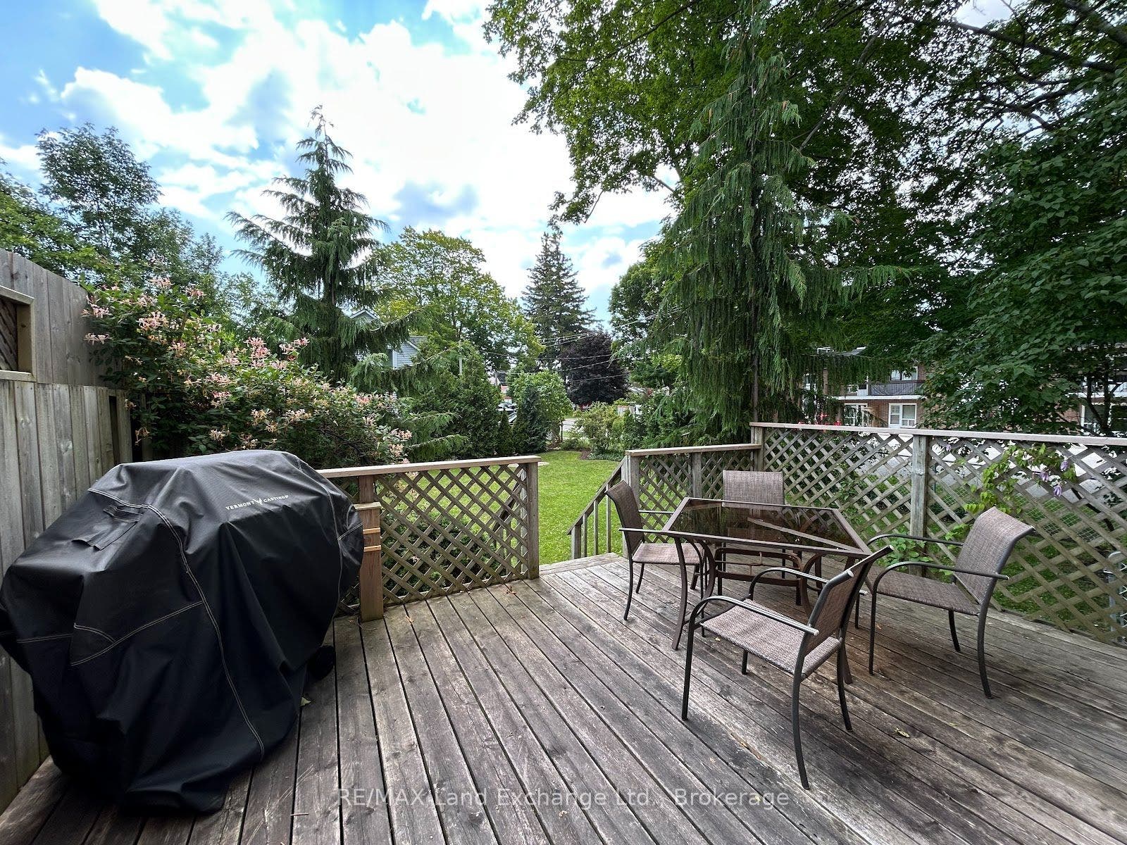 10'x16' Back Deck With Gas Bbq Hookup