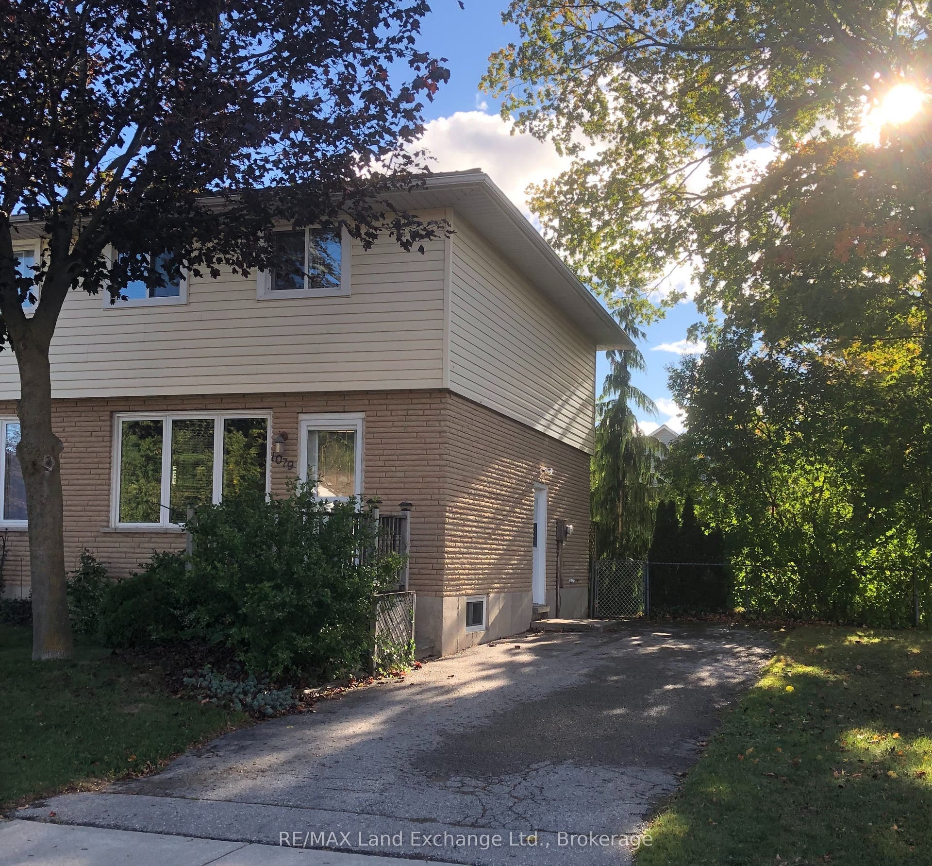 Main Photo - 1079 Huron Terrace