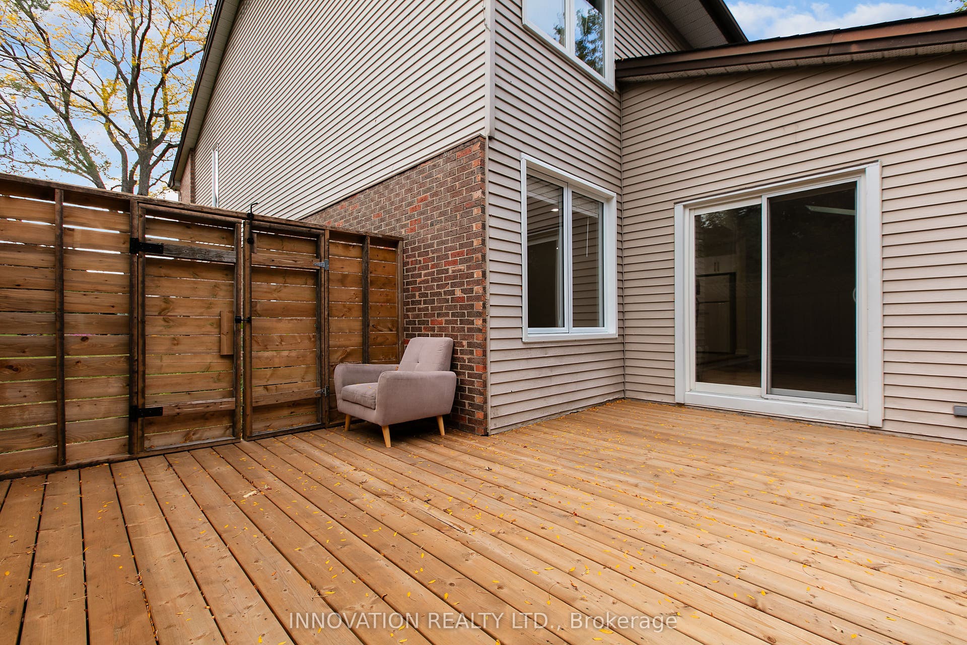 2 Hackett Street, Hunt Club - Windsor Park Village And Area, Ottawa ON K1V 0P8