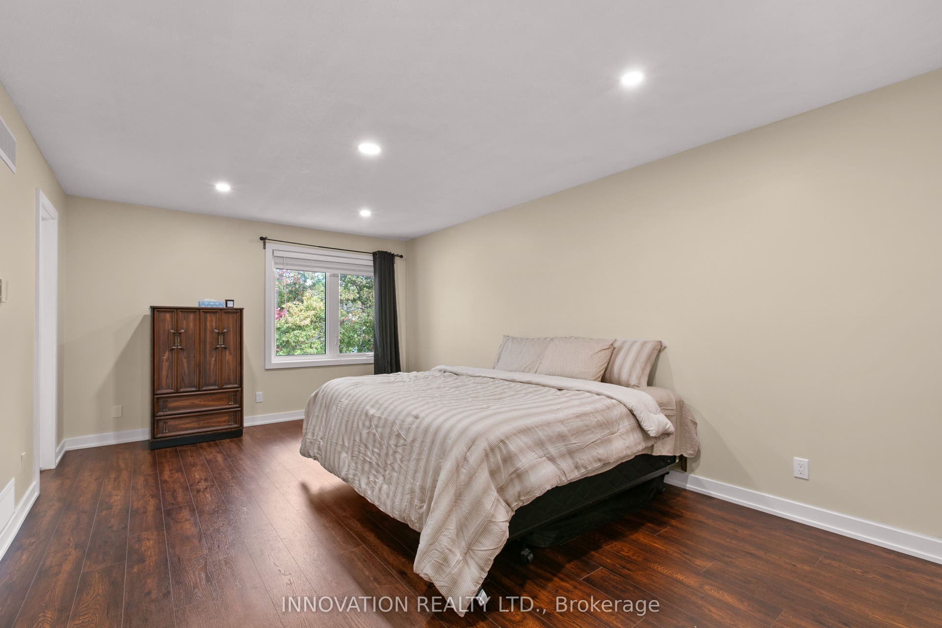 2 Hackett Street, Hunt Club - Windsor Park Village And Area, Ottawa ON K1V 0P8