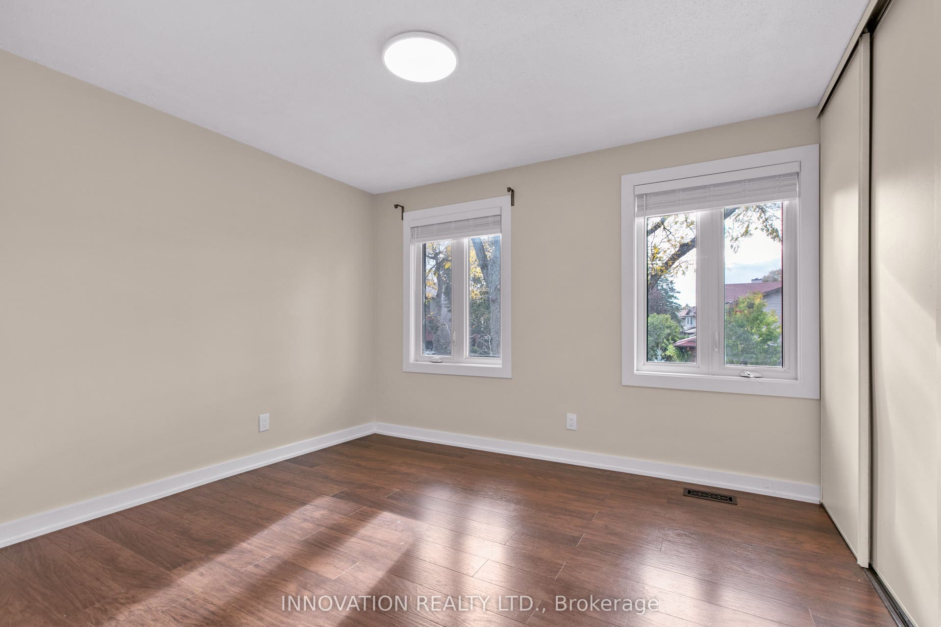2 Hackett Street, Hunt Club - Windsor Park Village And Area, Ottawa ON K1V 0P8