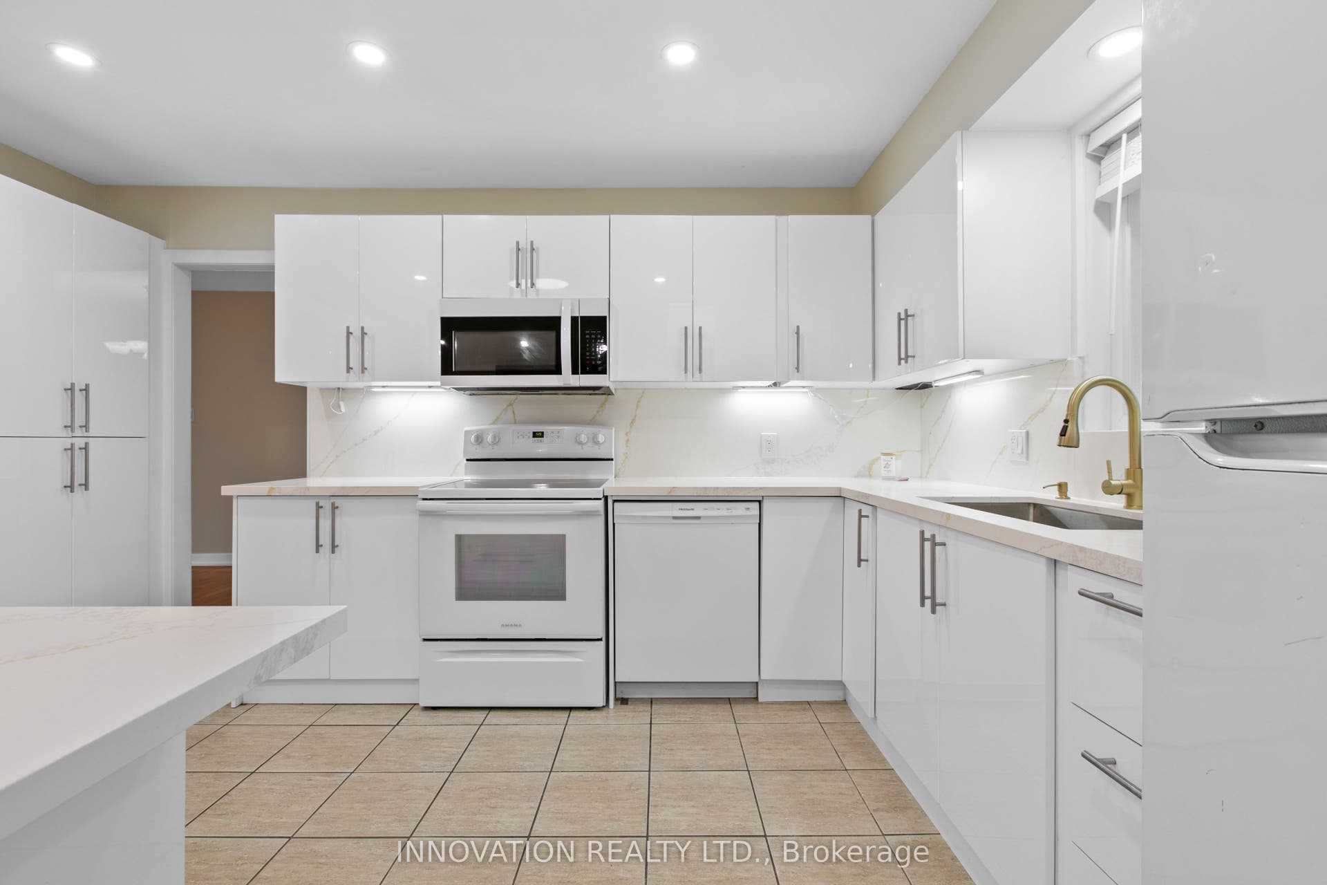 2 Hackett Street, Hunt Club - Windsor Park Village And Area, Ottawa ON K1V 0P8