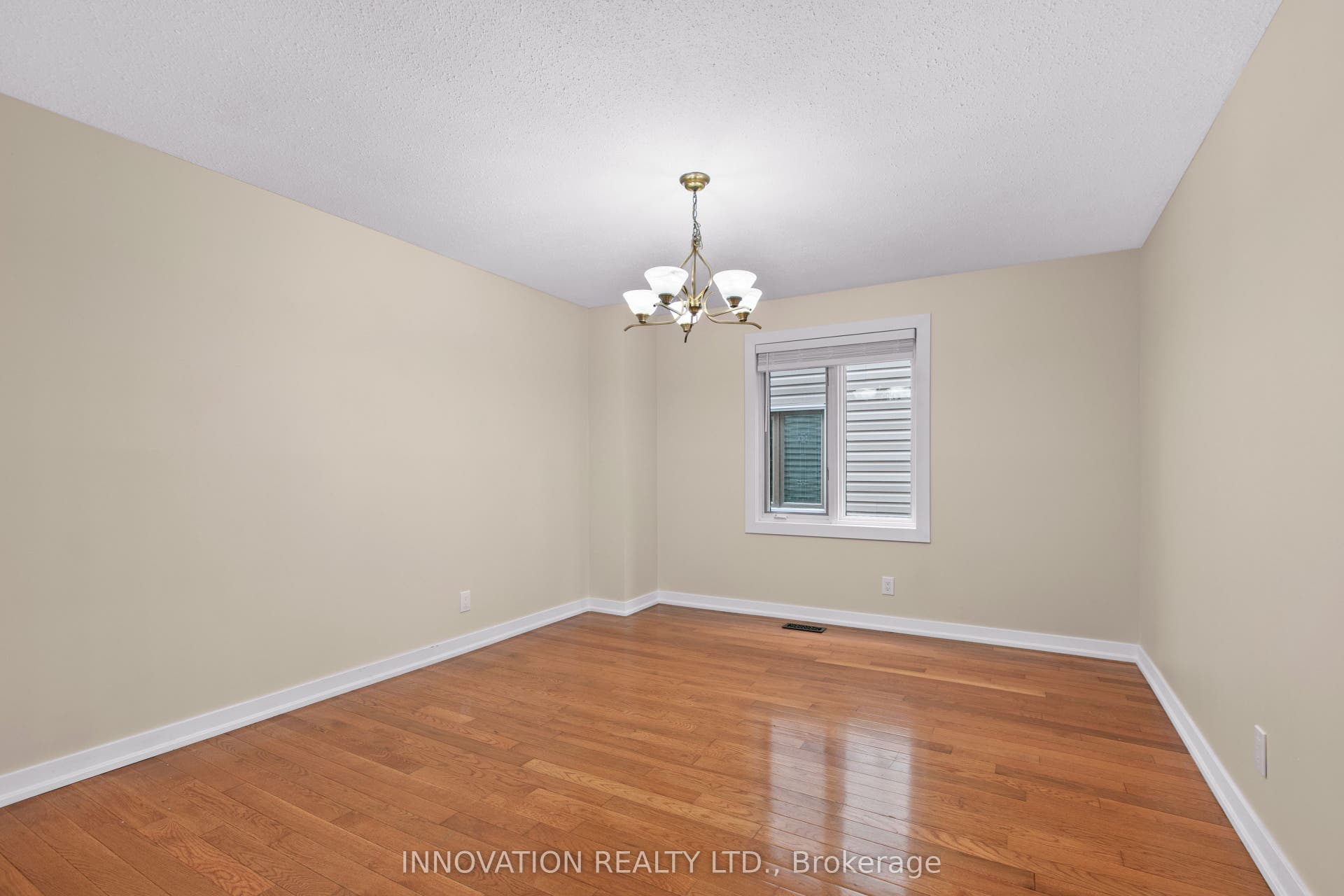 2 Hackett Street, Hunt Club - Windsor Park Village And Area, Ottawa ON K1V 0P8