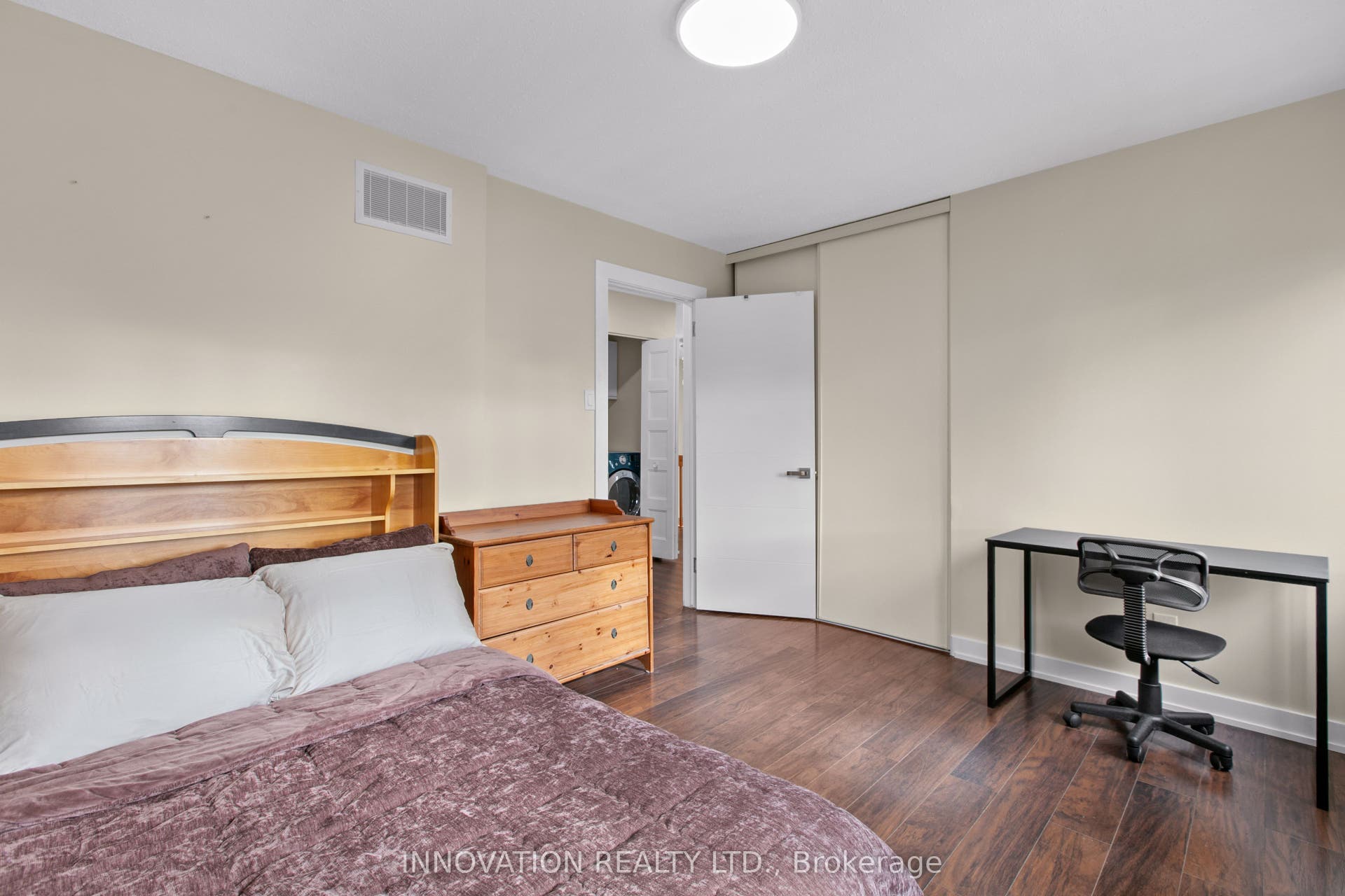 2 Hackett Street, Hunt Club - Windsor Park Village And Area, Ottawa ON K1V 0P8