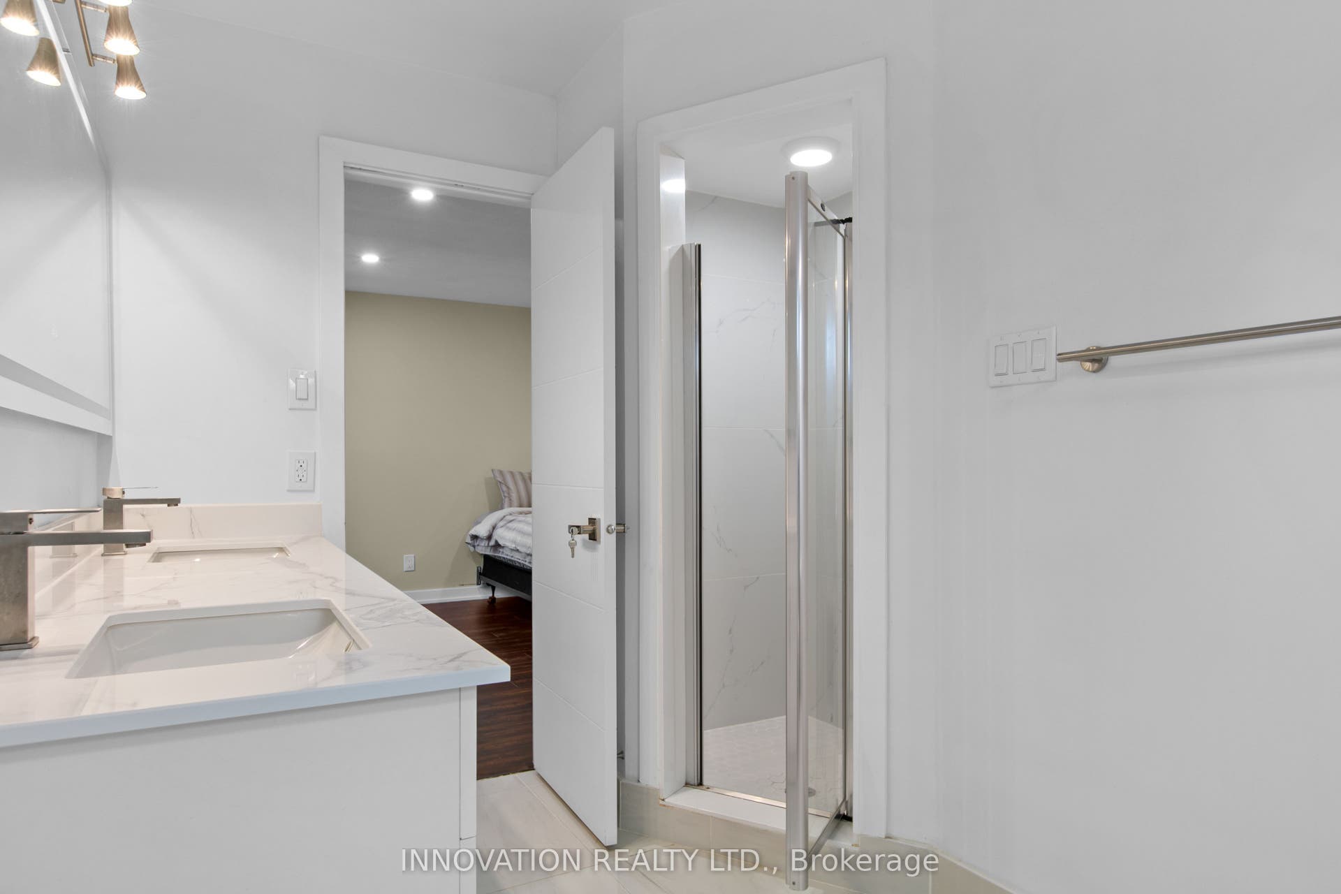 2 Hackett Street, Hunt Club - Windsor Park Village And Area, Ottawa ON K1V 0P8