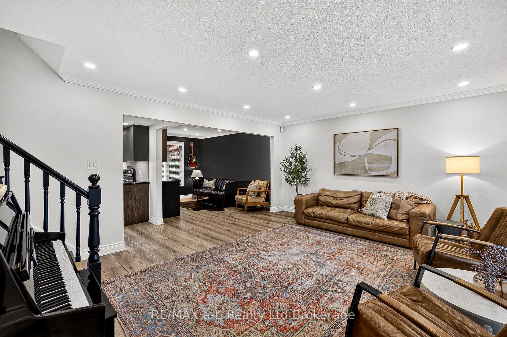 Spacious livingroom