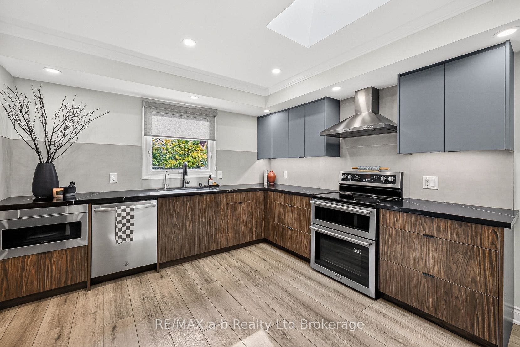 Appliances included