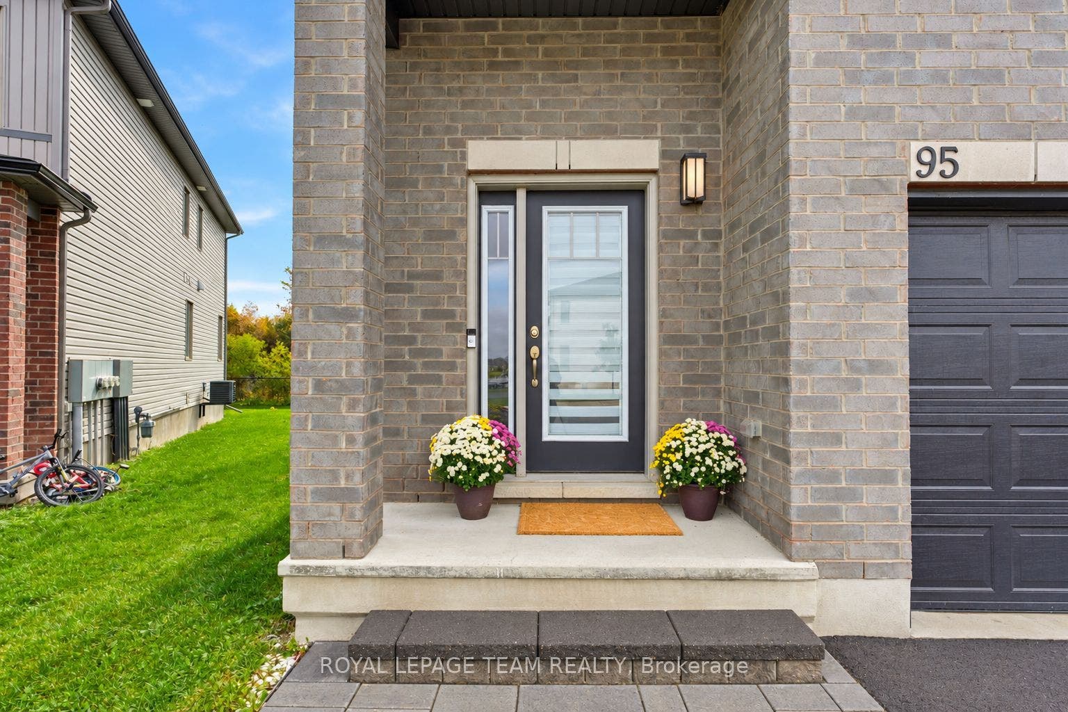 95 Rallidale Street, Blossom Park - Airport And Area, Ottawa ON K1X 0G7