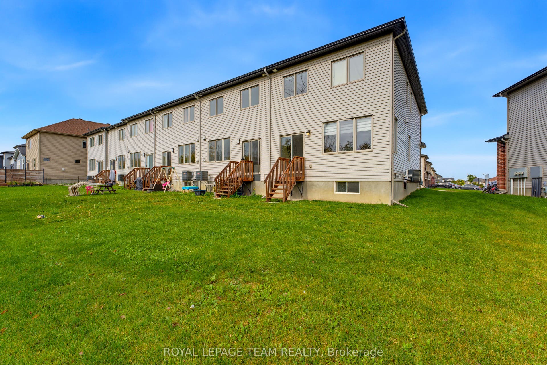 95 Rallidale Street, Blossom Park - Airport And Area, Ottawa ON K1X 0G7 95 Rallidale Street, Blossom Park - Airport And Area, Ottawa ON K1X 0G7