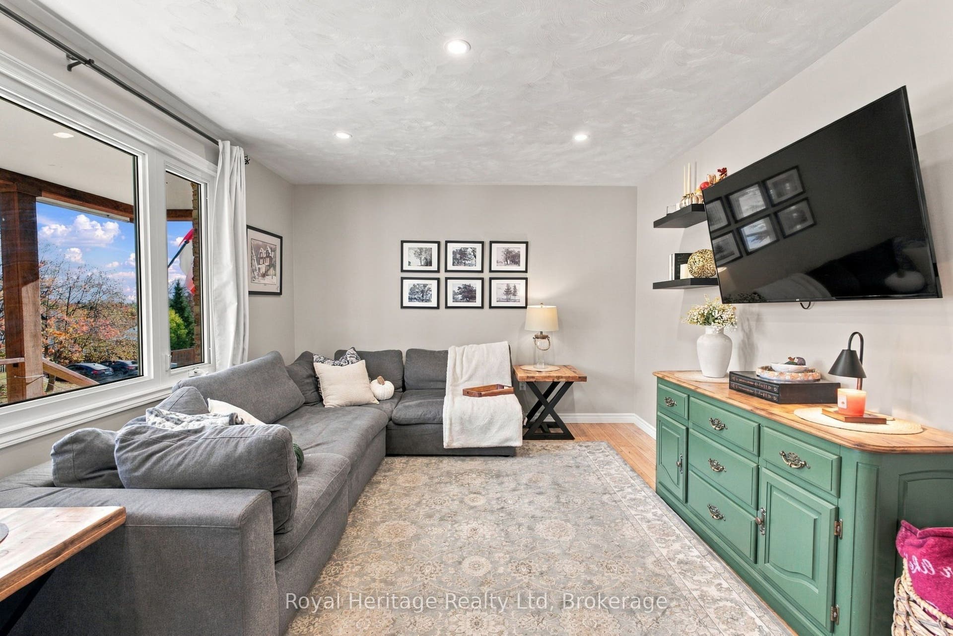 1533 Redwood Drive, Peterborough, Peterborough ON K9K 1B5