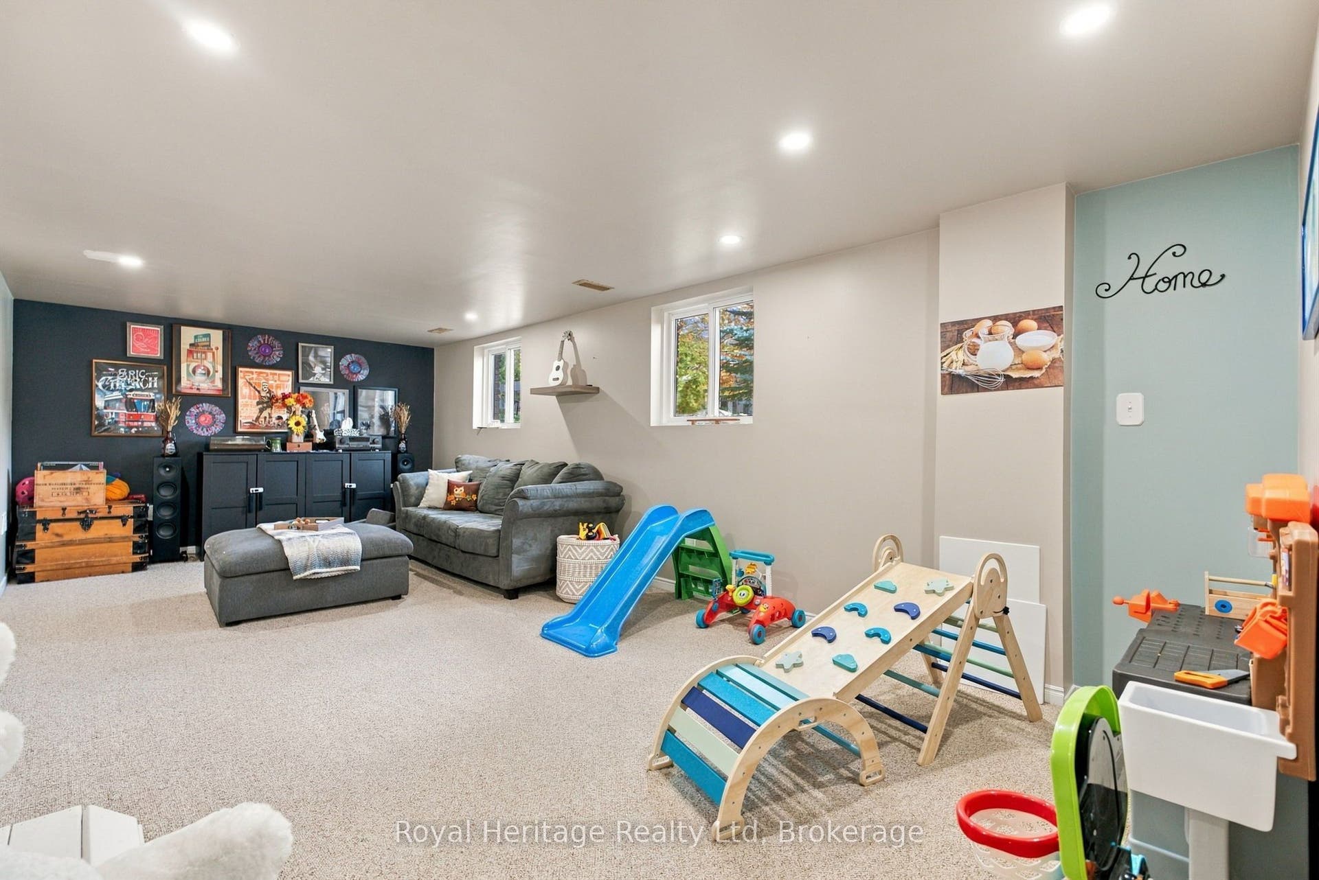 1533 Redwood Drive, Peterborough, Peterborough ON K9K 1B5