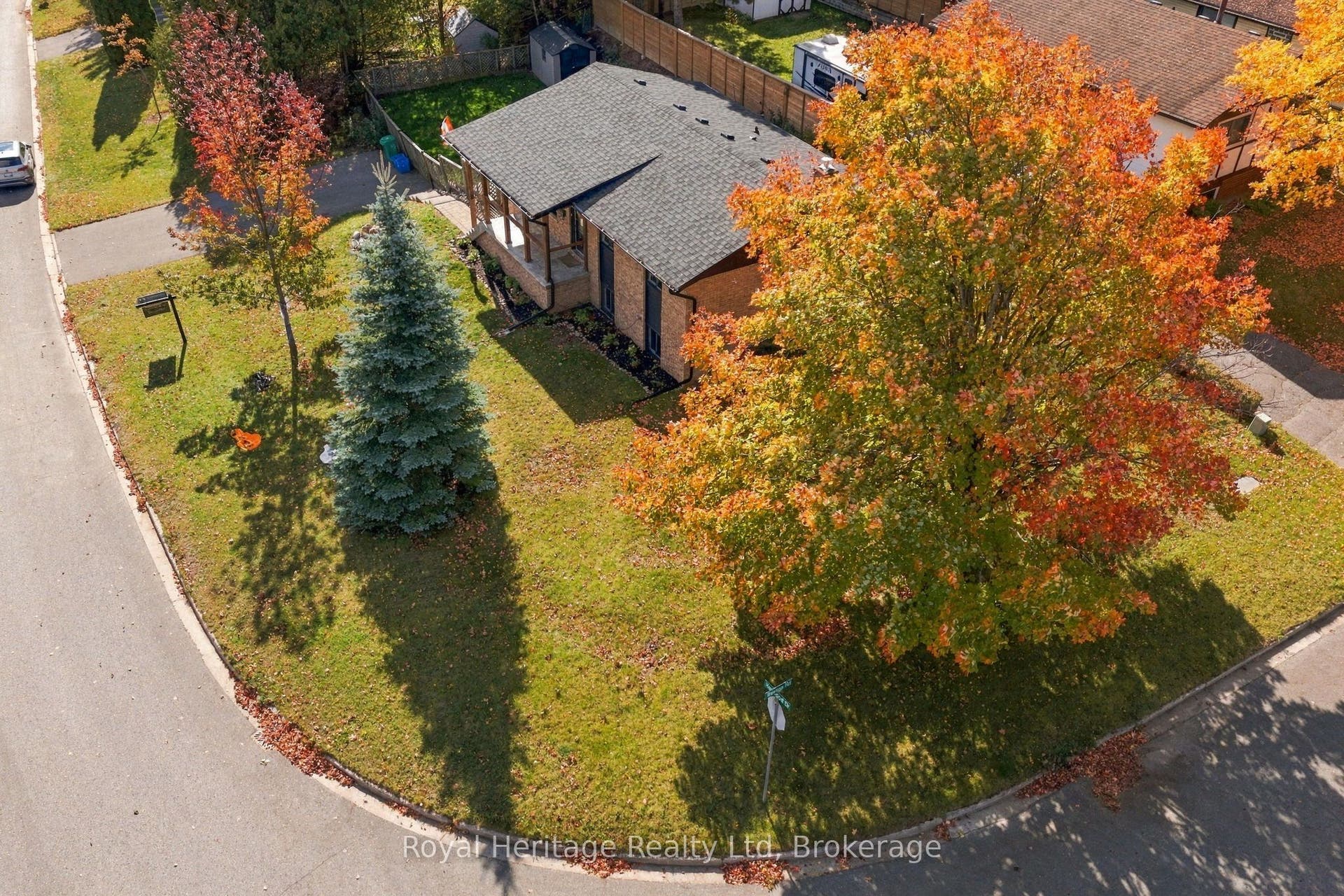 1533 Redwood Drive, Peterborough, Peterborough ON K9K 1B5