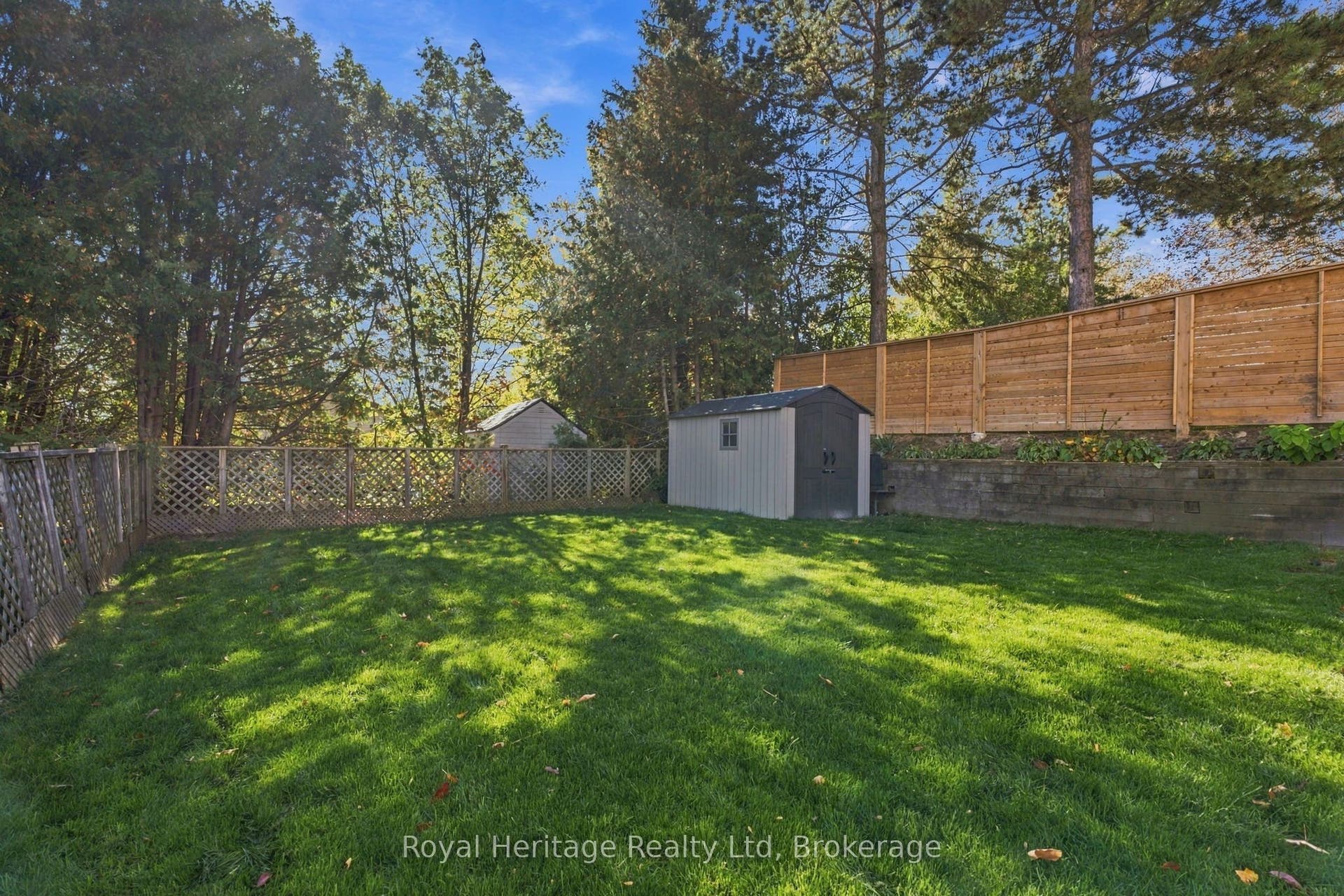 1533 Redwood Drive, Peterborough, Peterborough ON K9K 1B5