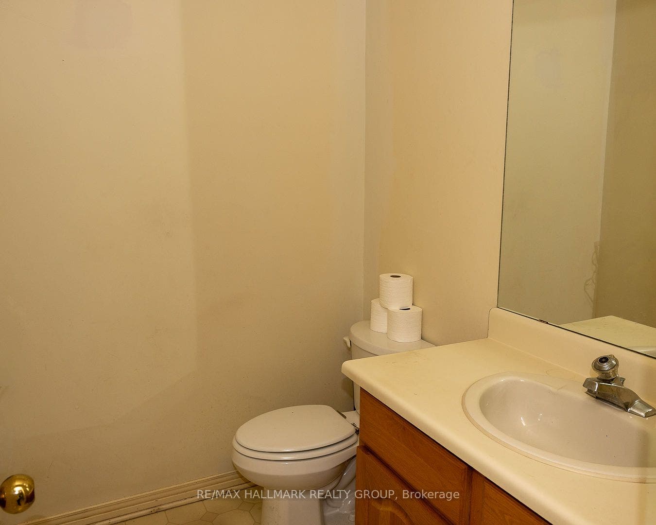 15 Birchdale Avenue, Crystal Bay - Rocky Point - Bayshore, Ottawa ON K2H 5A1 Powder Room