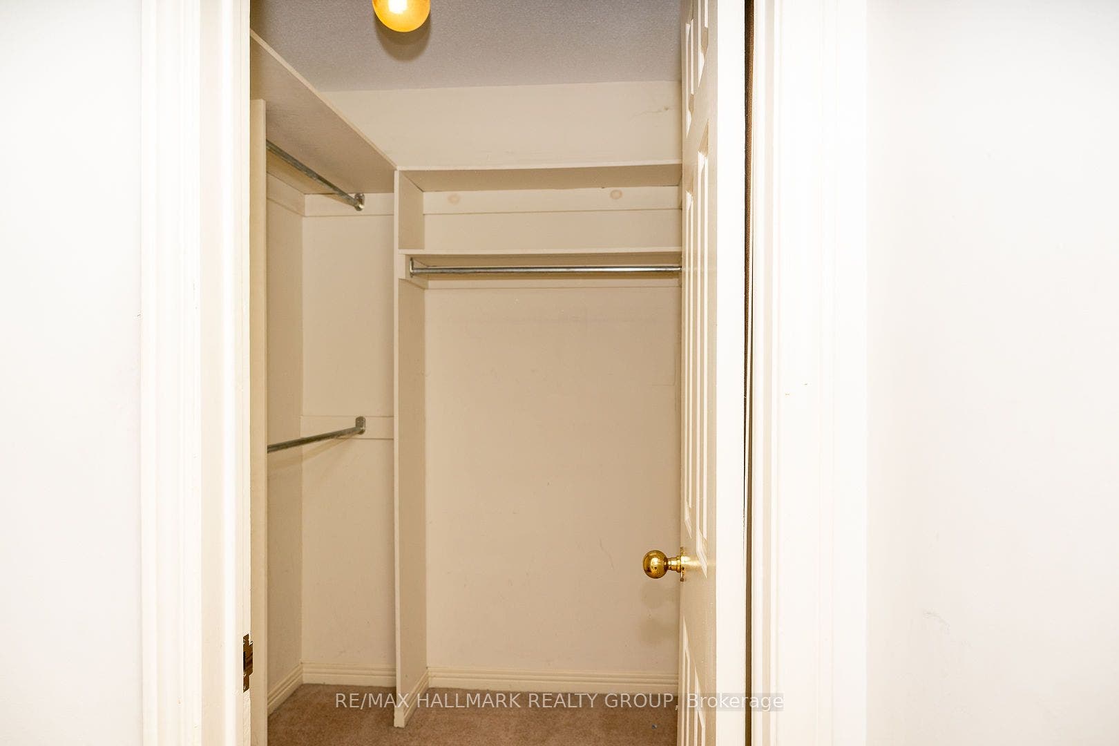 15 Birchdale Avenue, Crystal Bay - Rocky Point - Bayshore, Ottawa ON K2H 5A1 Walk-in
