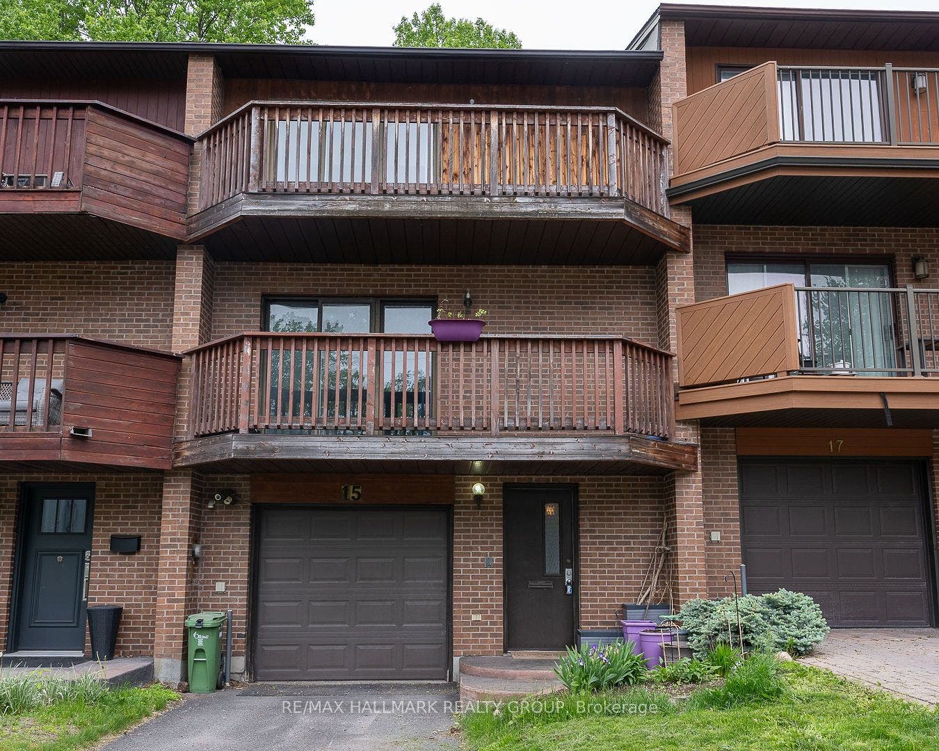 15 Birchdale Avenue, Crystal Bay - Rocky Point - Bayshore, Ottawa ON K2H 5A1 Facade