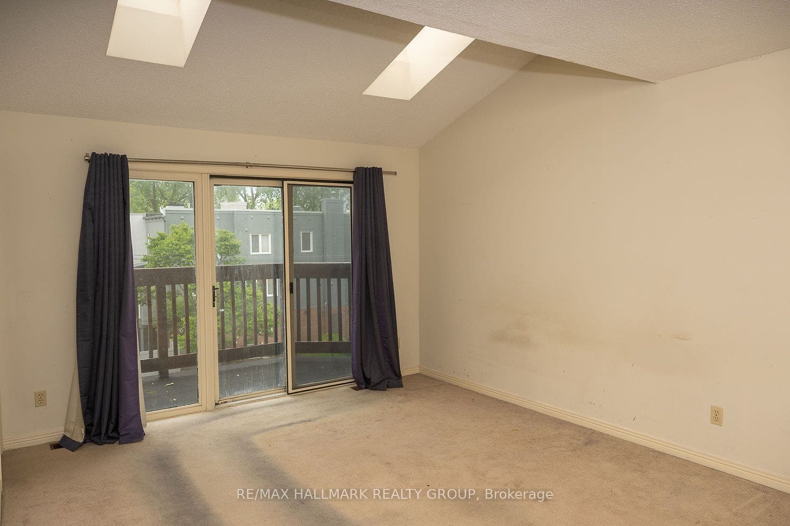 15 Birchdale Avenue, Crystal Bay - Rocky Point - Bayshore, Ottawa ON K2H 5A1 Main Bedroom