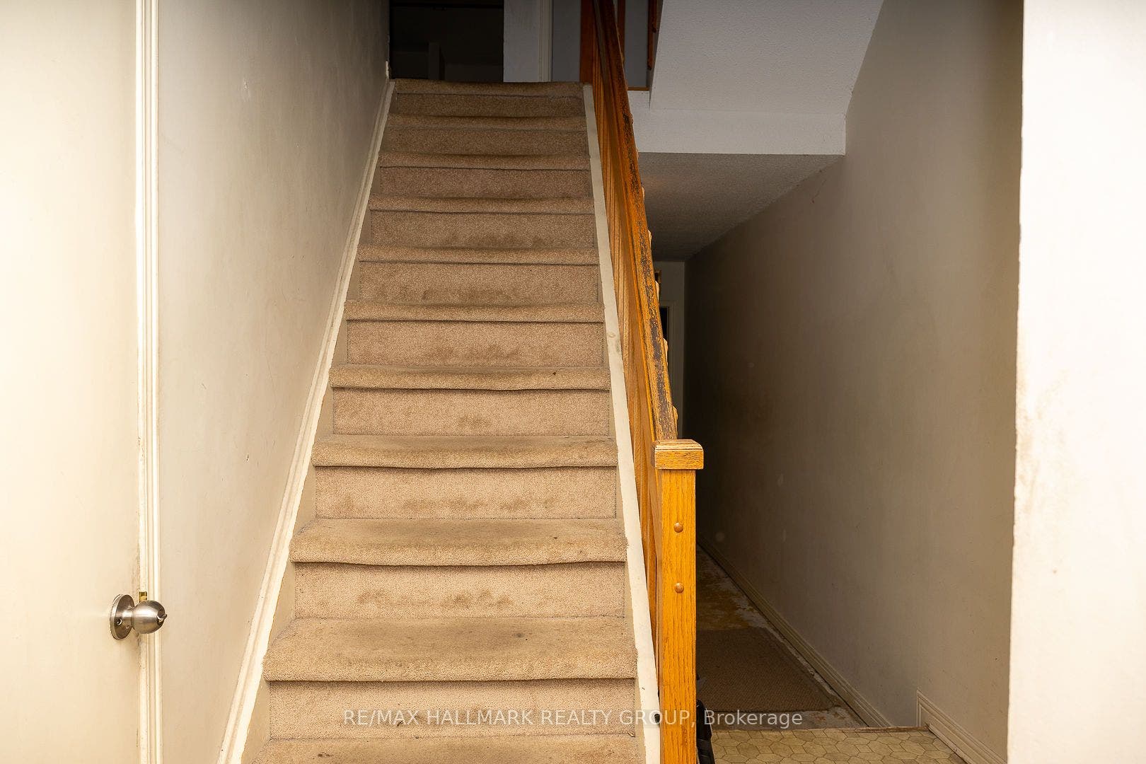 15 Birchdale Avenue, Crystal Bay - Rocky Point - Bayshore, Ottawa ON K2H 5A1 Stairs