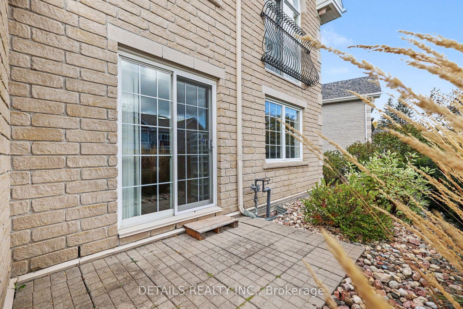 61 Robson Court, #1D, Kanata, Ottawa ON K2K 2W1