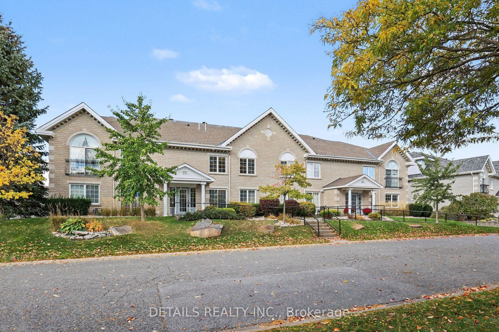 61 Robson Court, #1D, Kanata, Ottawa ON K2K 2W1