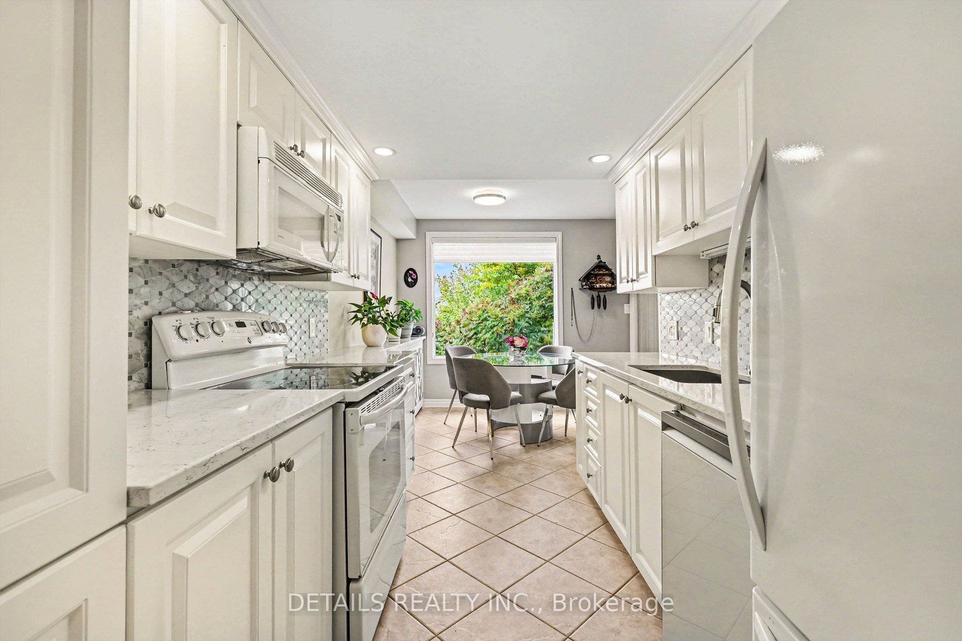 61 Robson Court, #1D, Kanata, Ottawa ON K2K 2W1