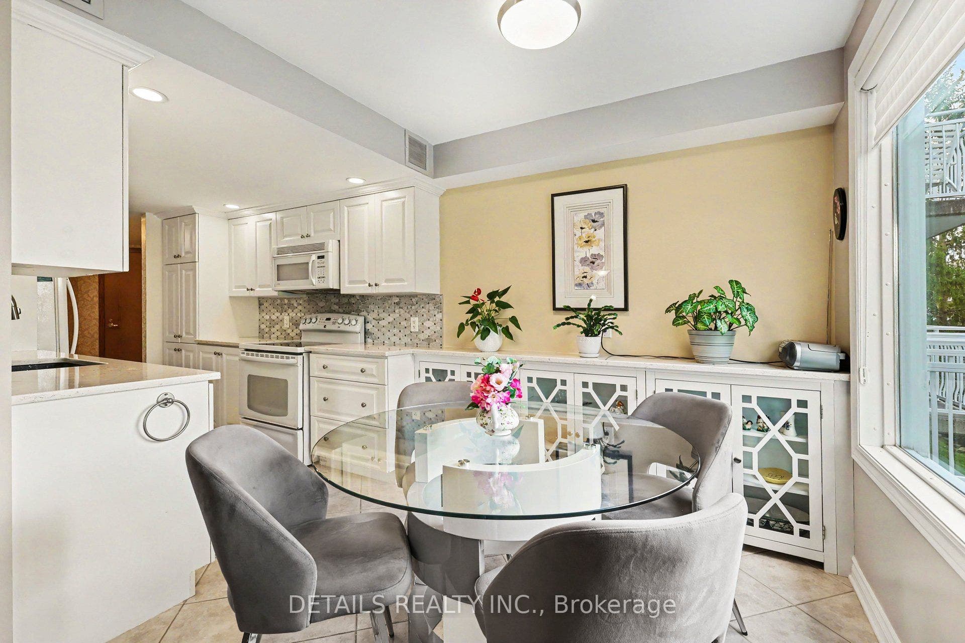 61 Robson Court, #1D, Kanata, Ottawa ON K2K 2W1