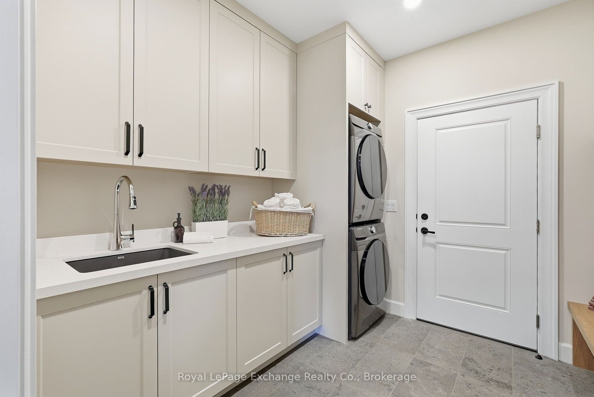 104 Butternut Court, Grey Highlands, Grey County ON N0C 1H0