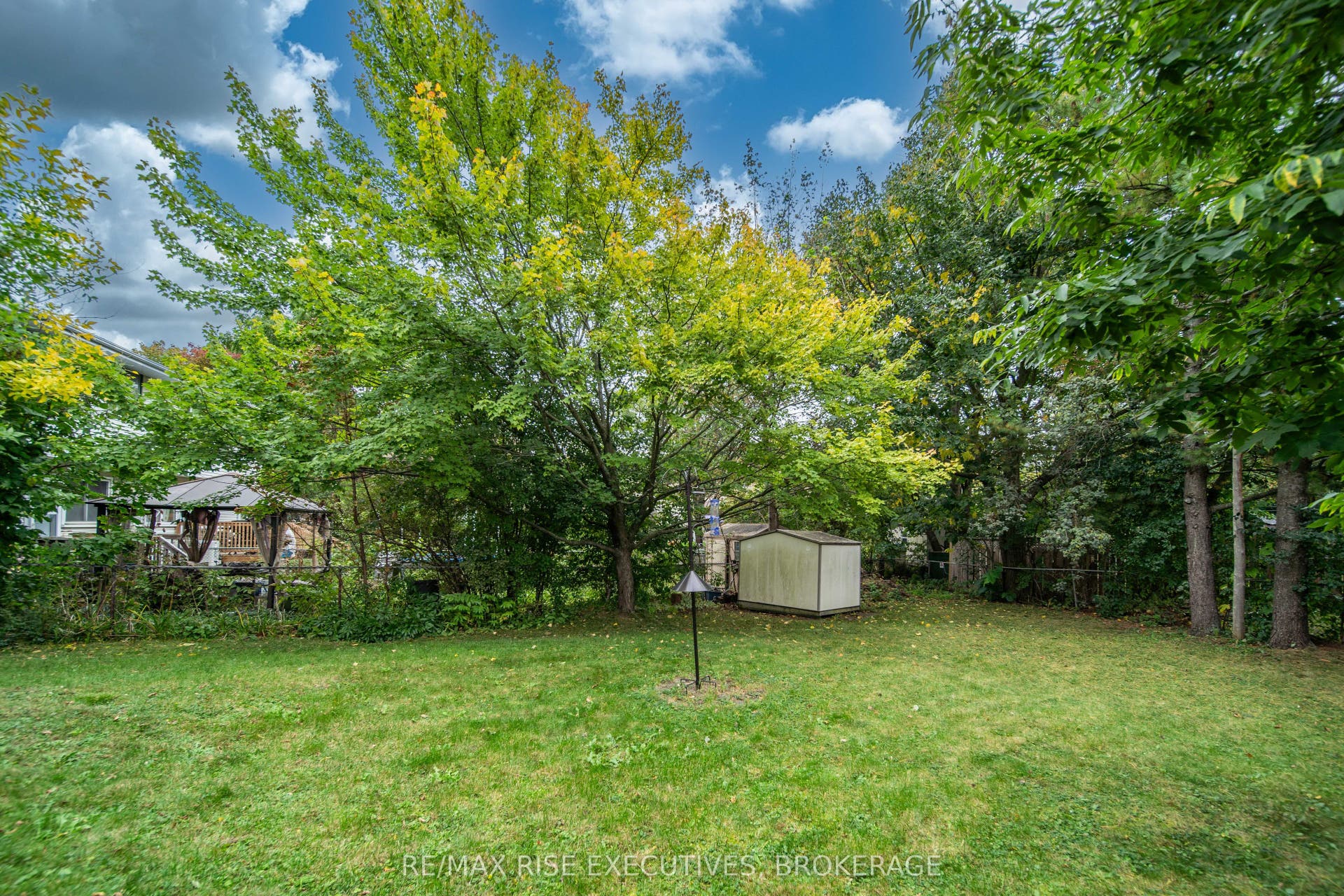 18 Carriage Court Avenue, Kingston, Frontenac ON K7K 5X2 18 Carriage Court Avenue, Kingston, Frontenac ON K7K 5X2