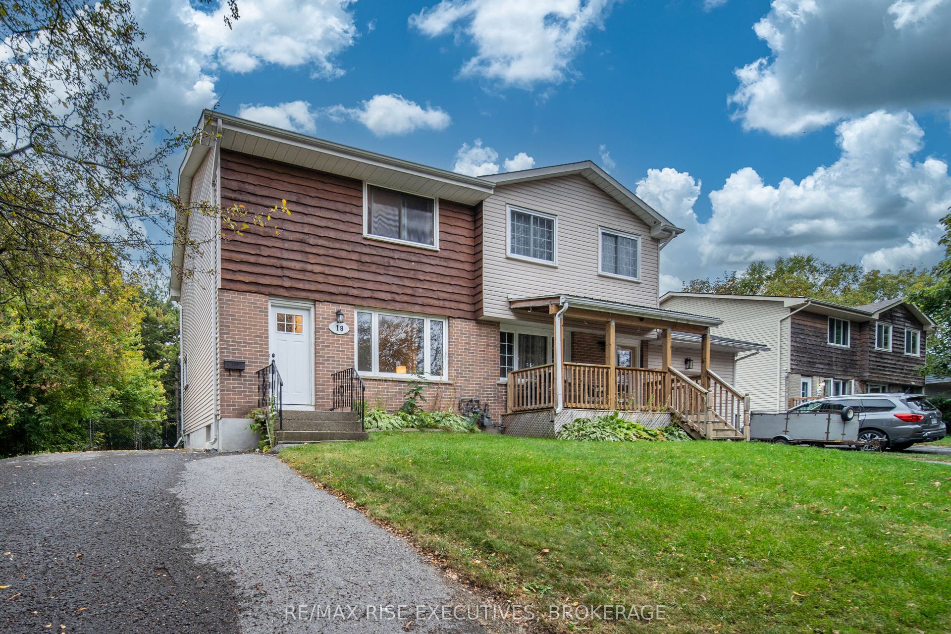 18 Carriage Court Avenue, Kingston, Frontenac ON K7K 5X2 18 Carriage Court Avenue, Kingston, Frontenac ON K7K 5X2